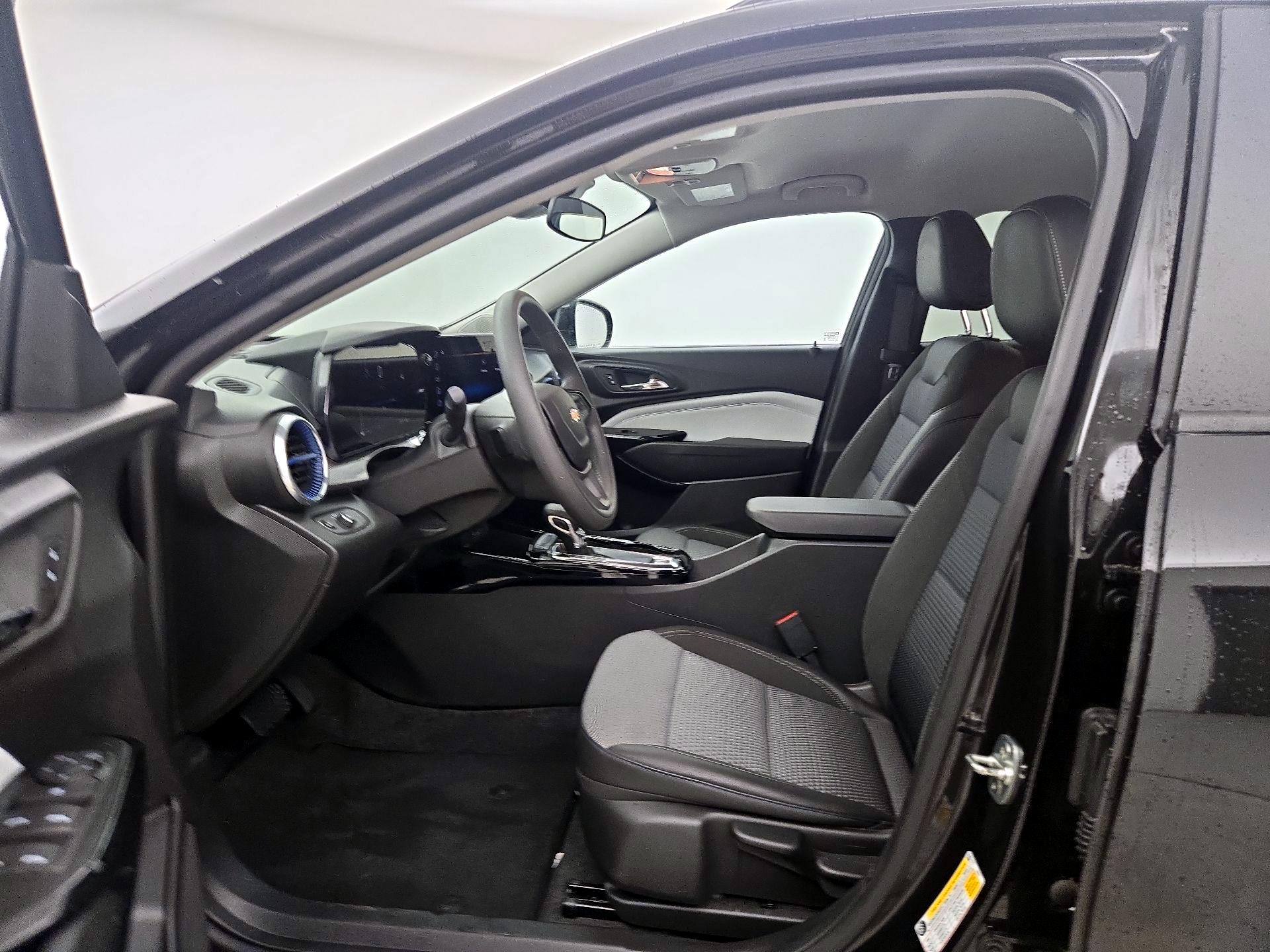 Thumbnail: 2025 Chevrolet Trax - 11