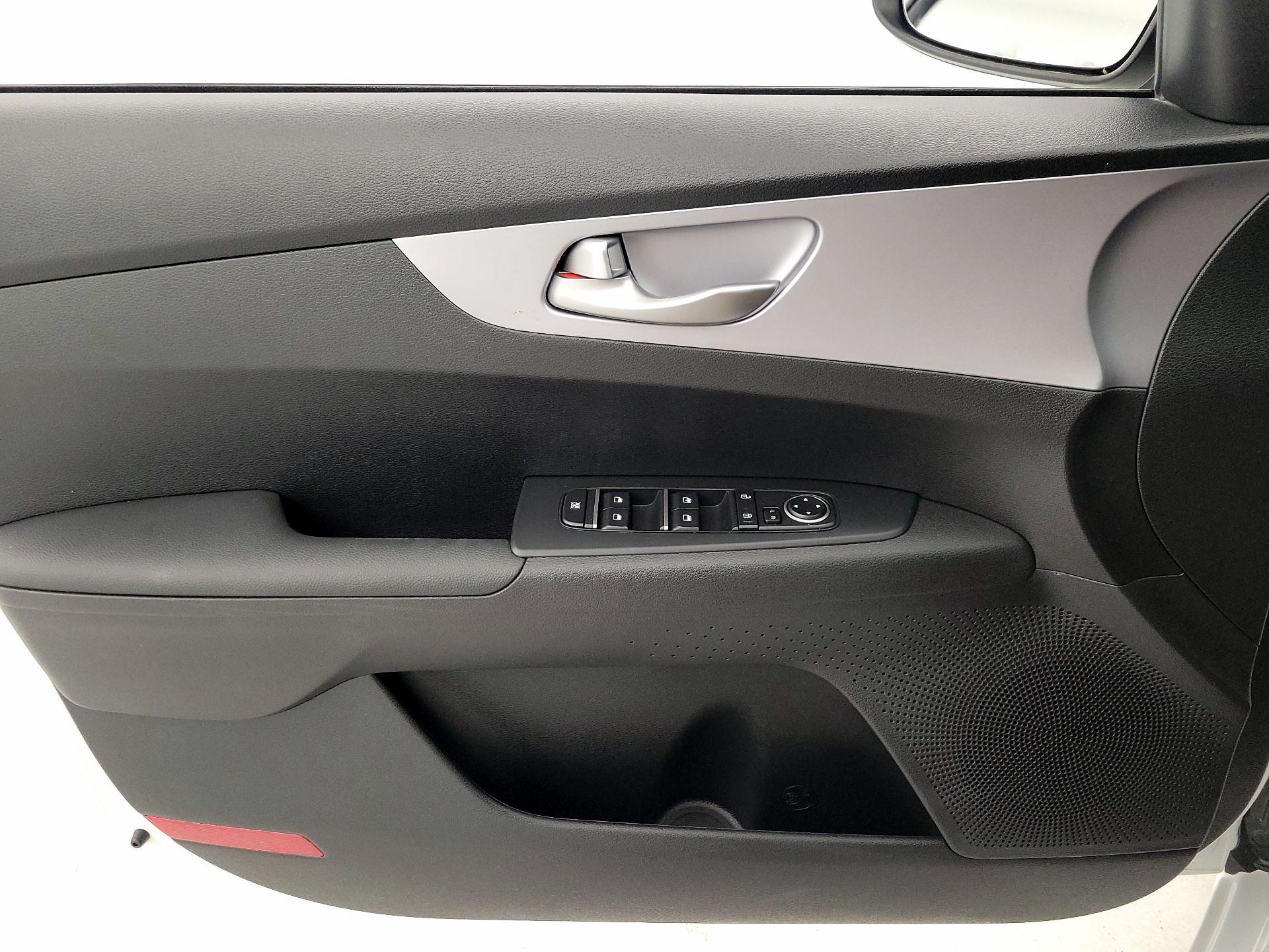 Thumbnail: 2024 Kia Forte - 12