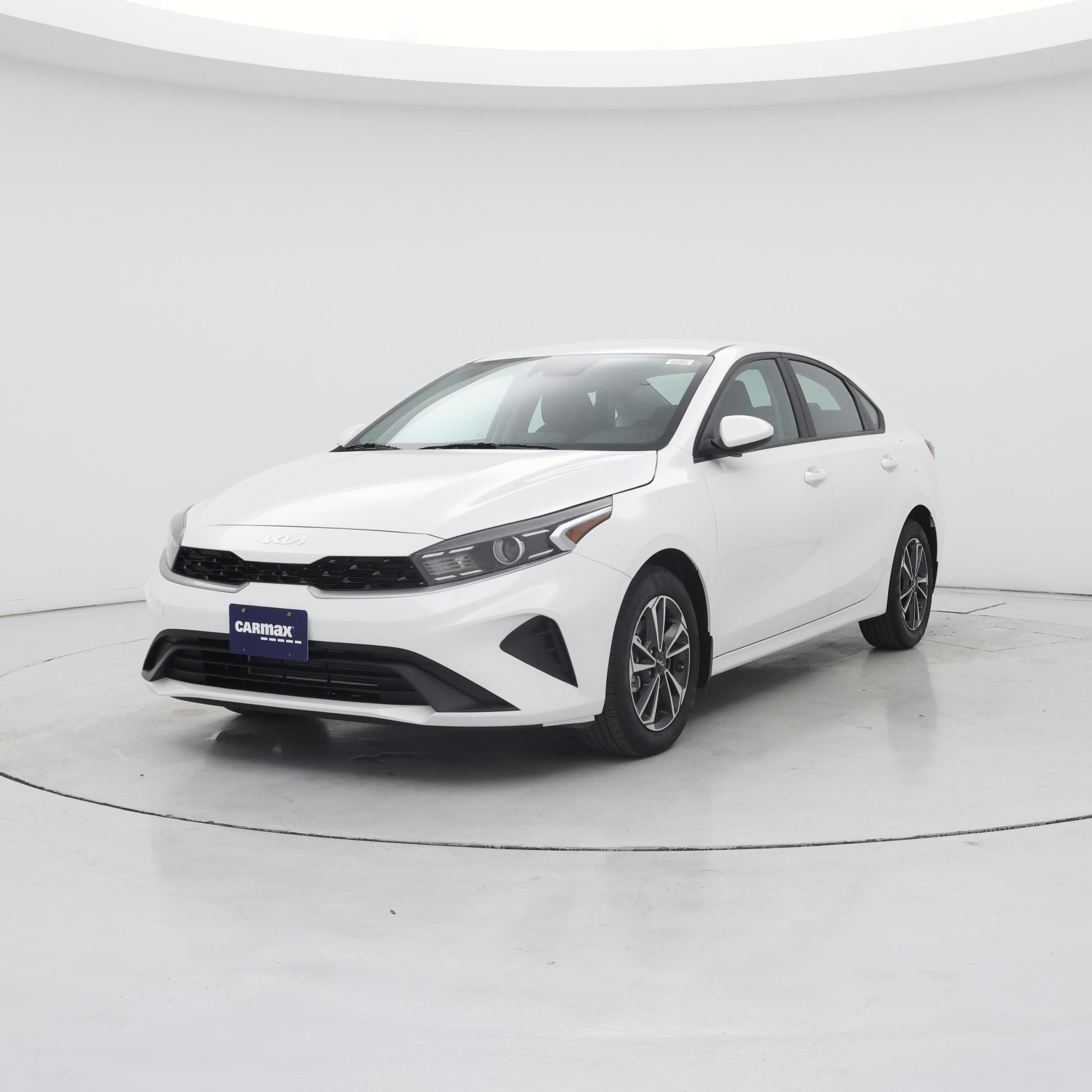 Thumbnail: 2024 Kia Forte - 4