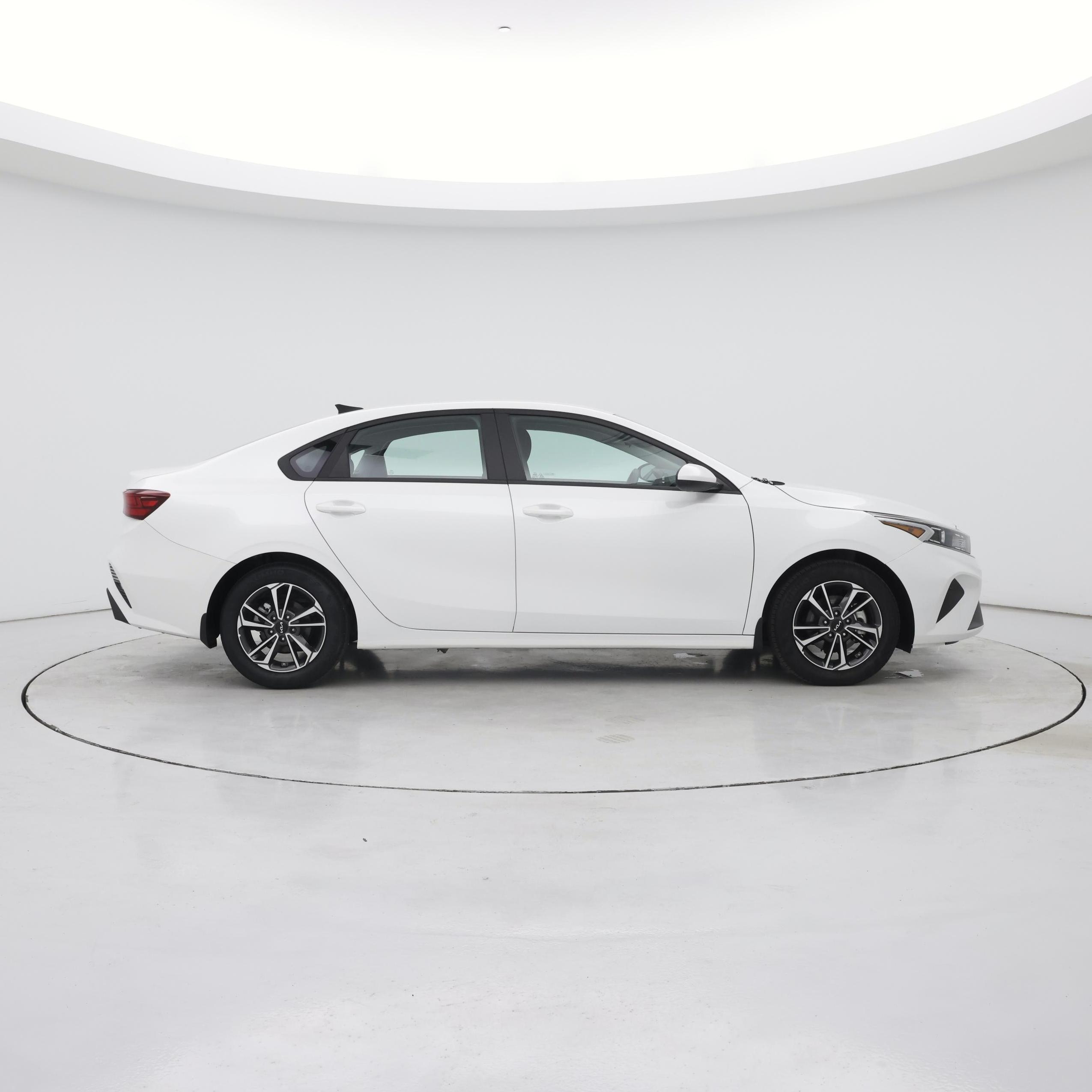 Thumbnail: 2024 Kia Forte - 7