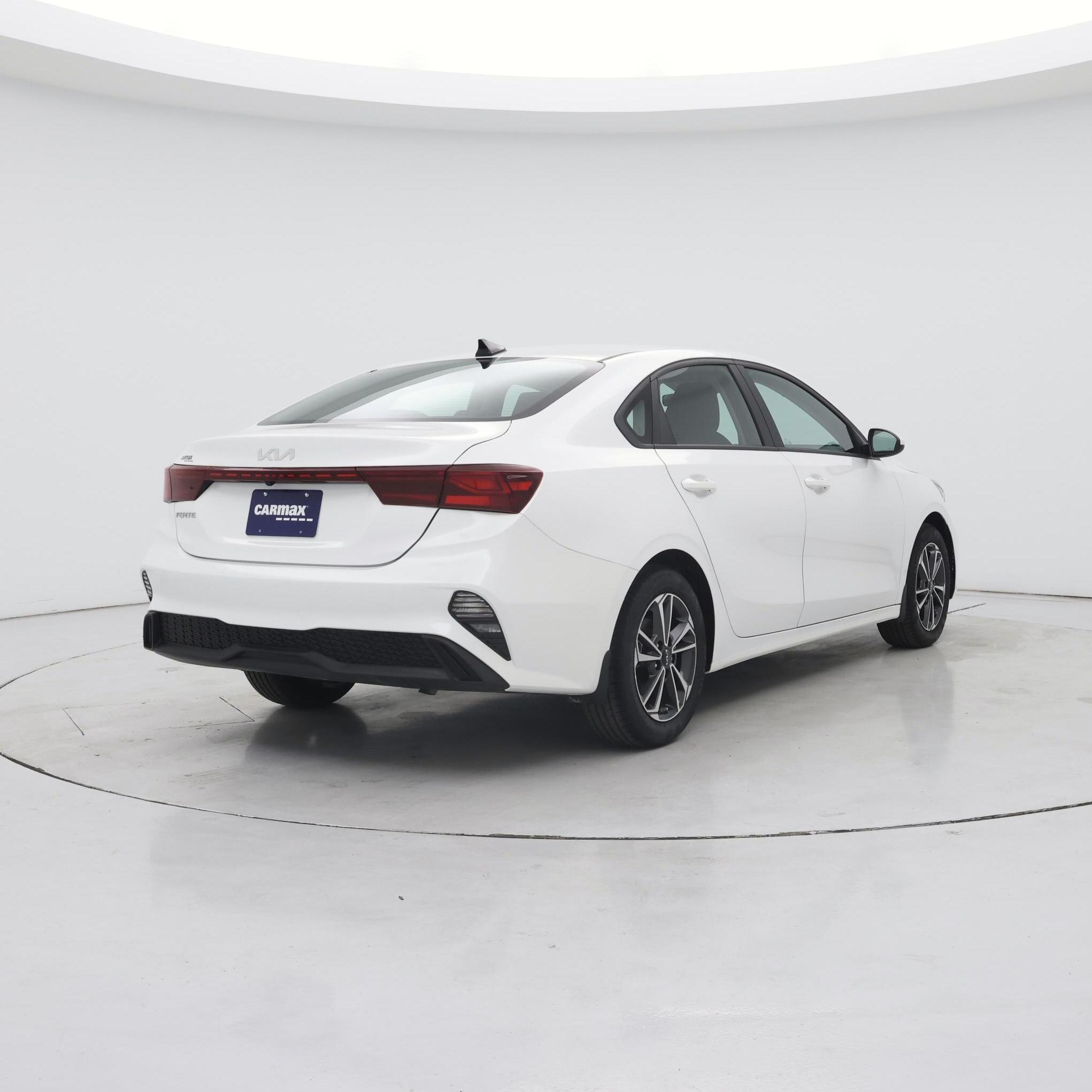 Thumbnail: 2024 Kia Forte - 8