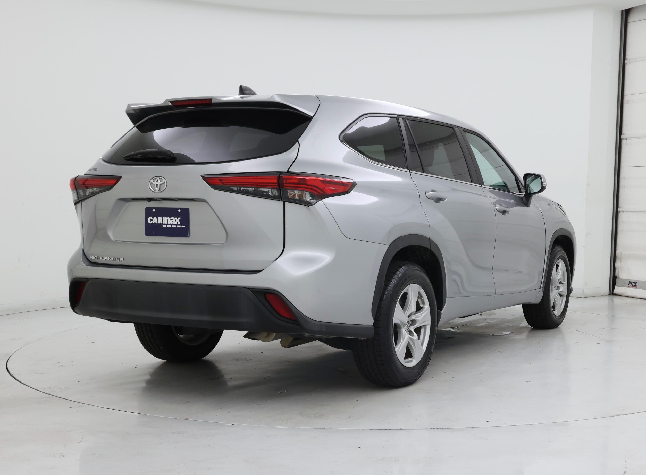 Thumbnail: 2023 Toyota Highlander - 8