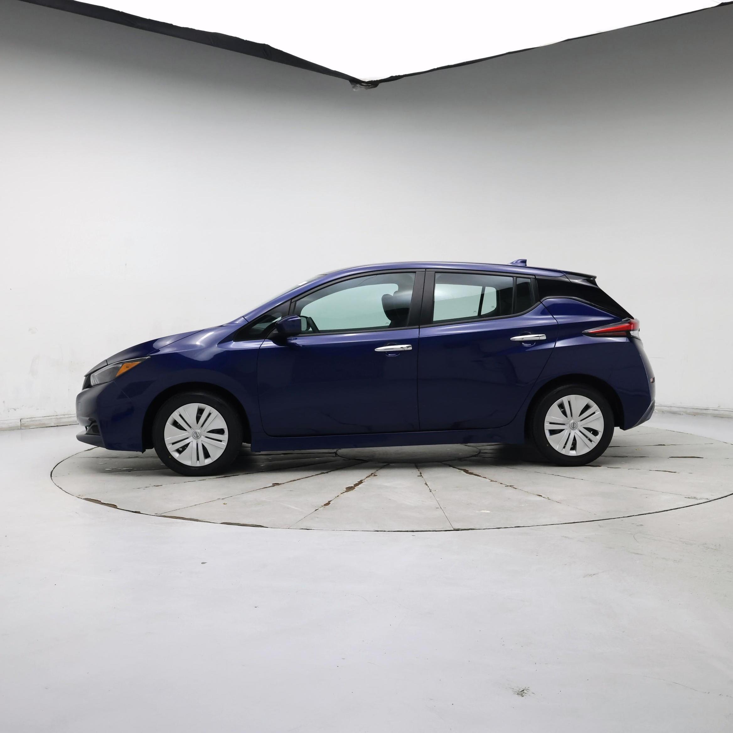 Thumbnail: 2024 Nissan Leaf - 3