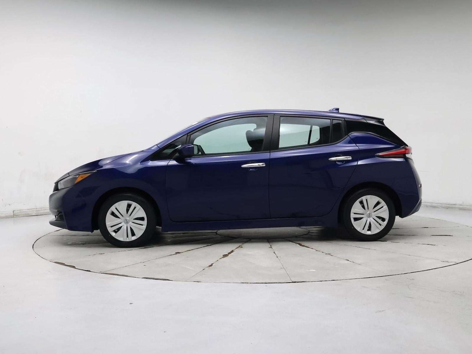 2024 Nissan LEAF S - Photo 4