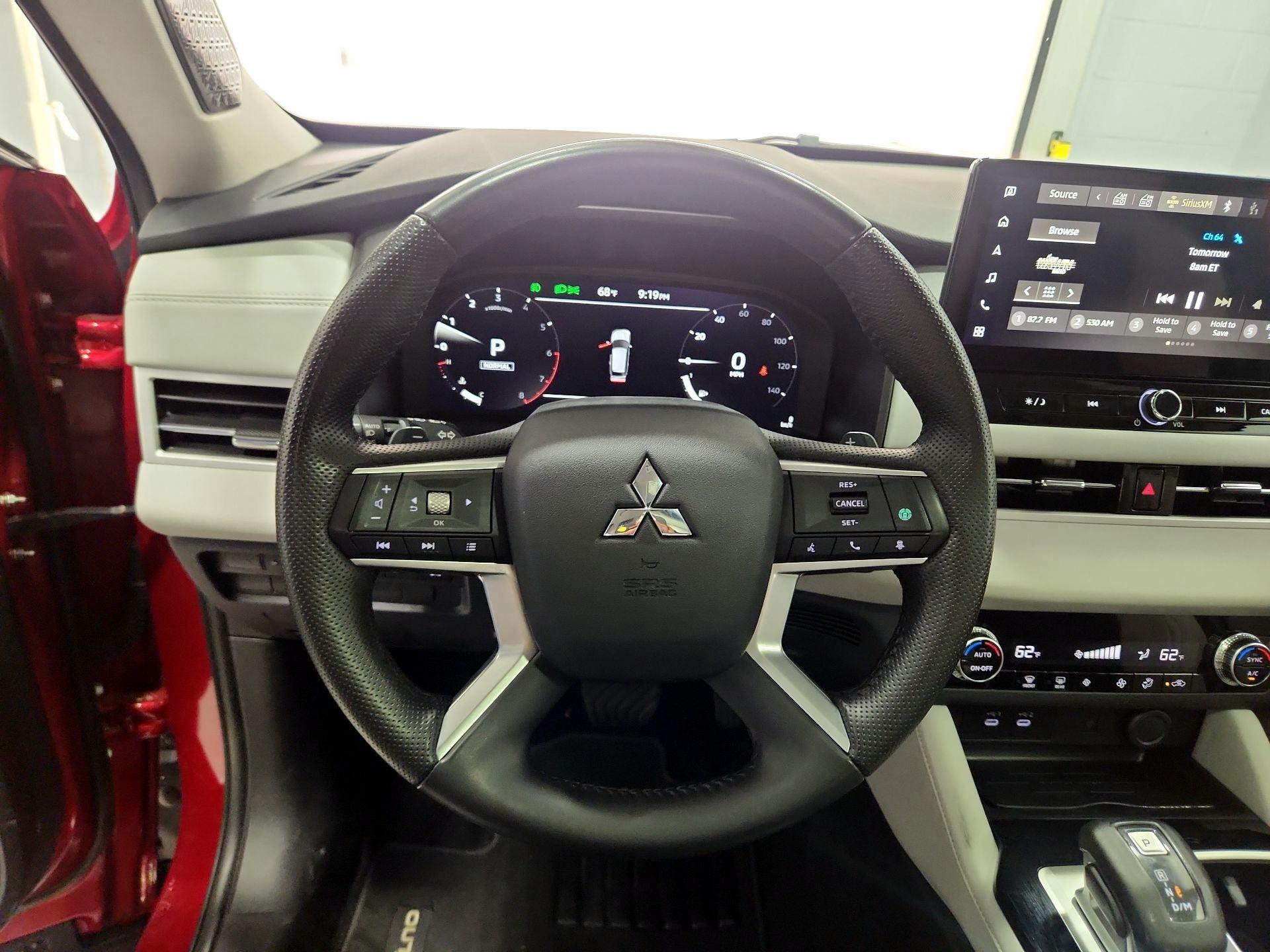 Thumbnail: 2025 Mitsubishi Outlander - 10
