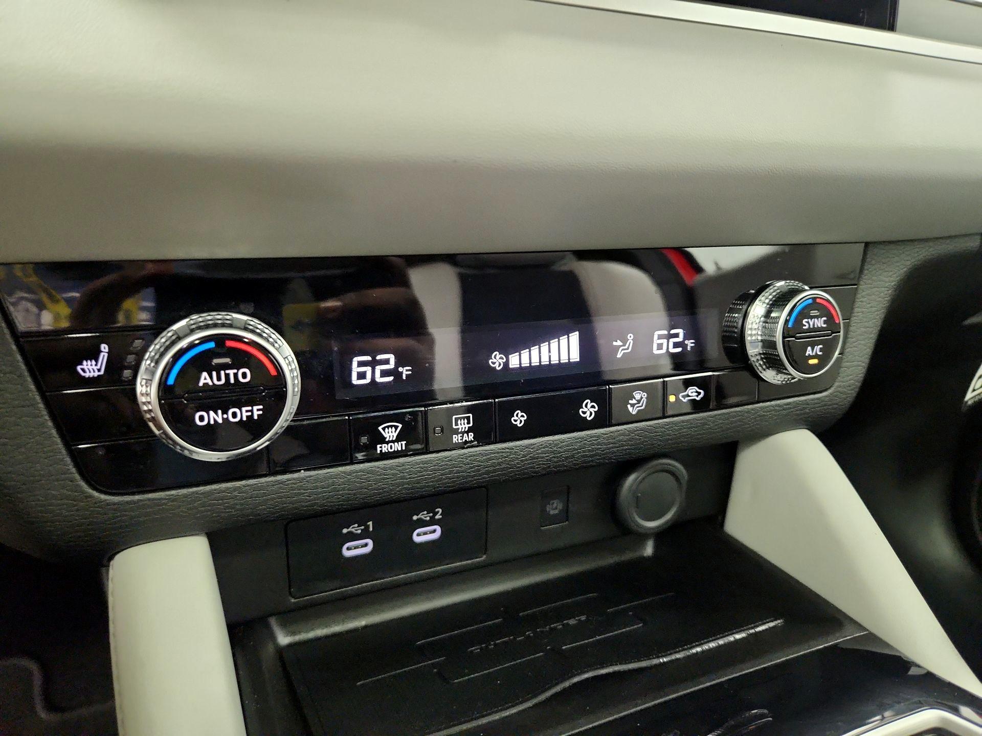 Thumbnail: 2025 Mitsubishi Outlander - 17