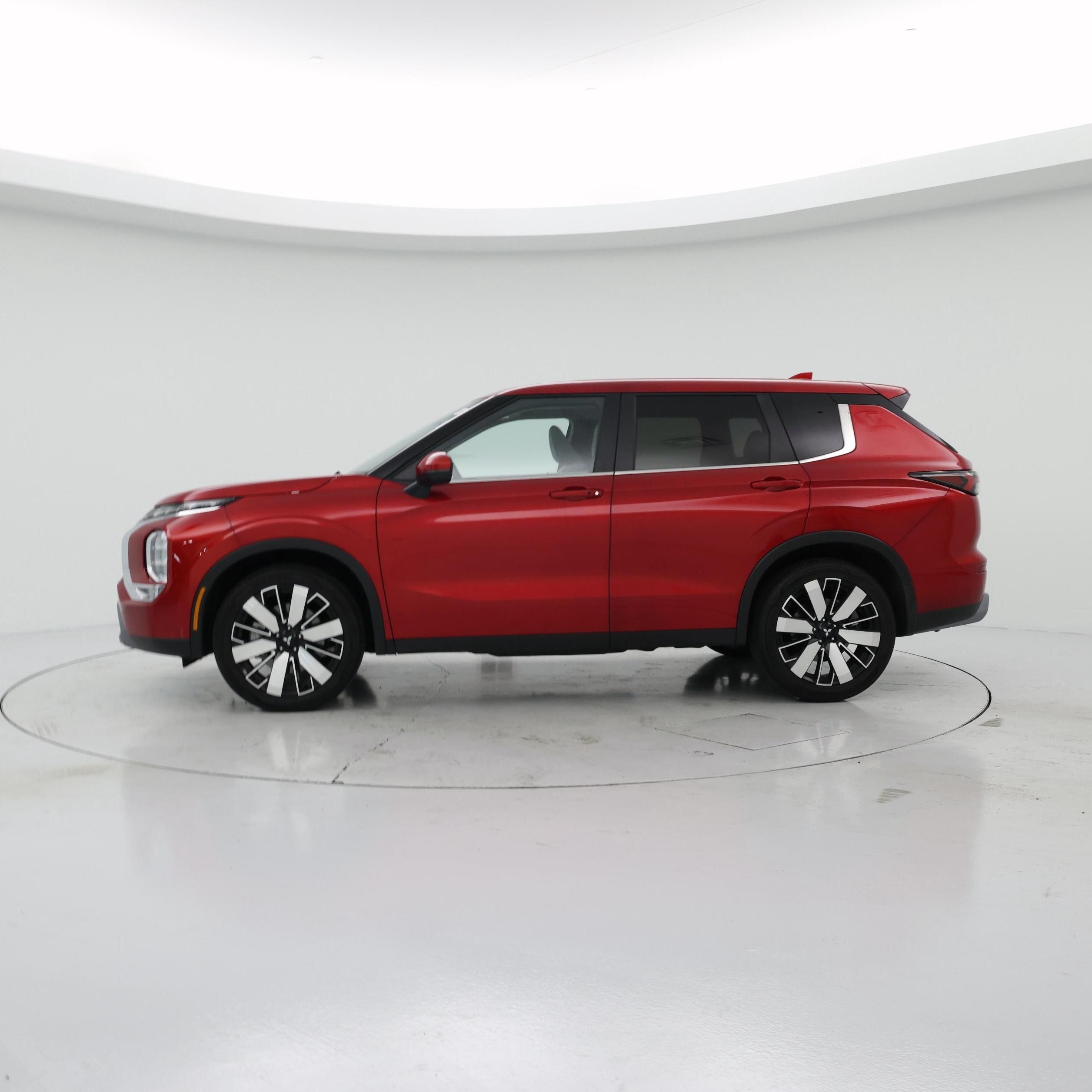 Thumbnail: 2025 Mitsubishi Outlander - 3