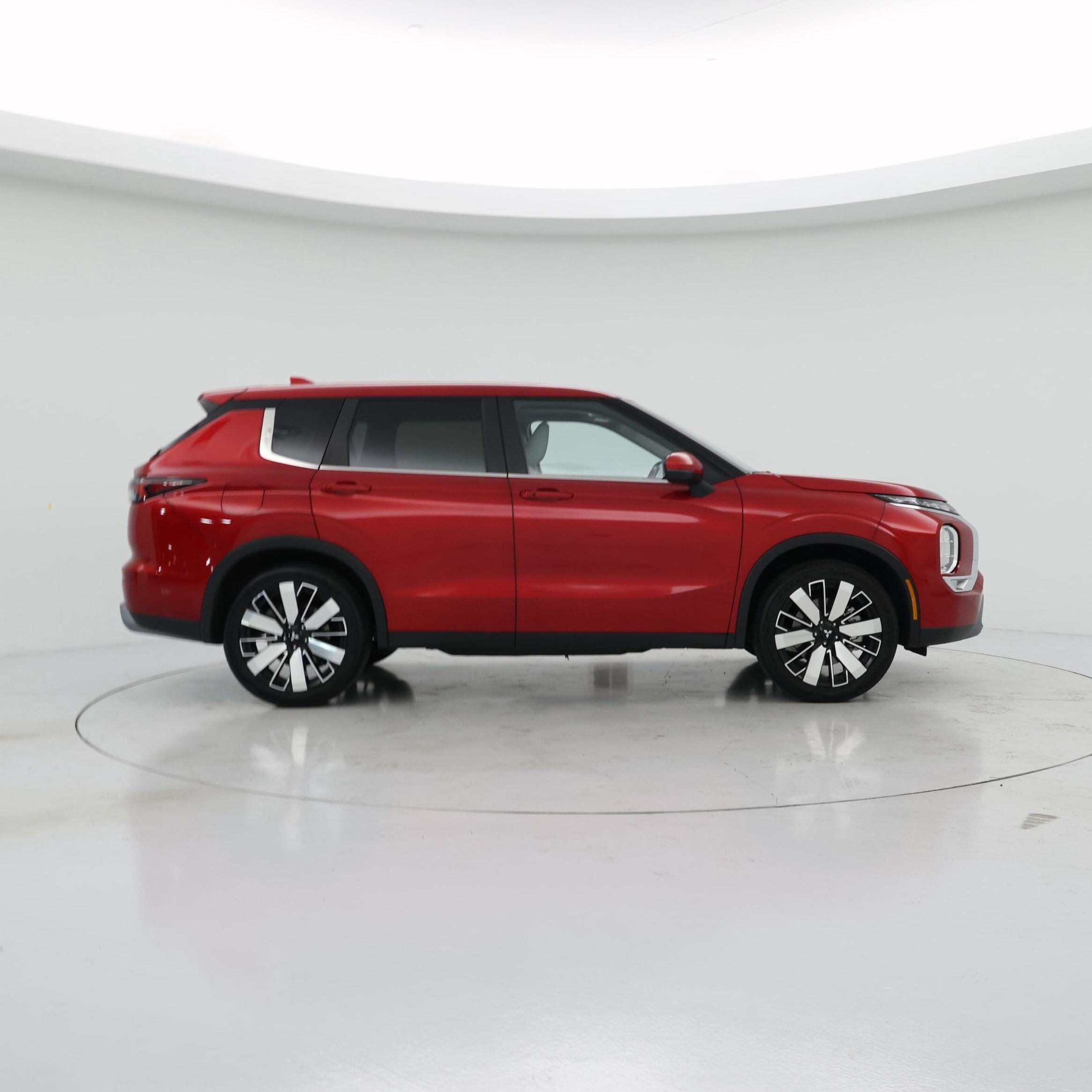 Thumbnail: 2025 Mitsubishi Outlander - 7
