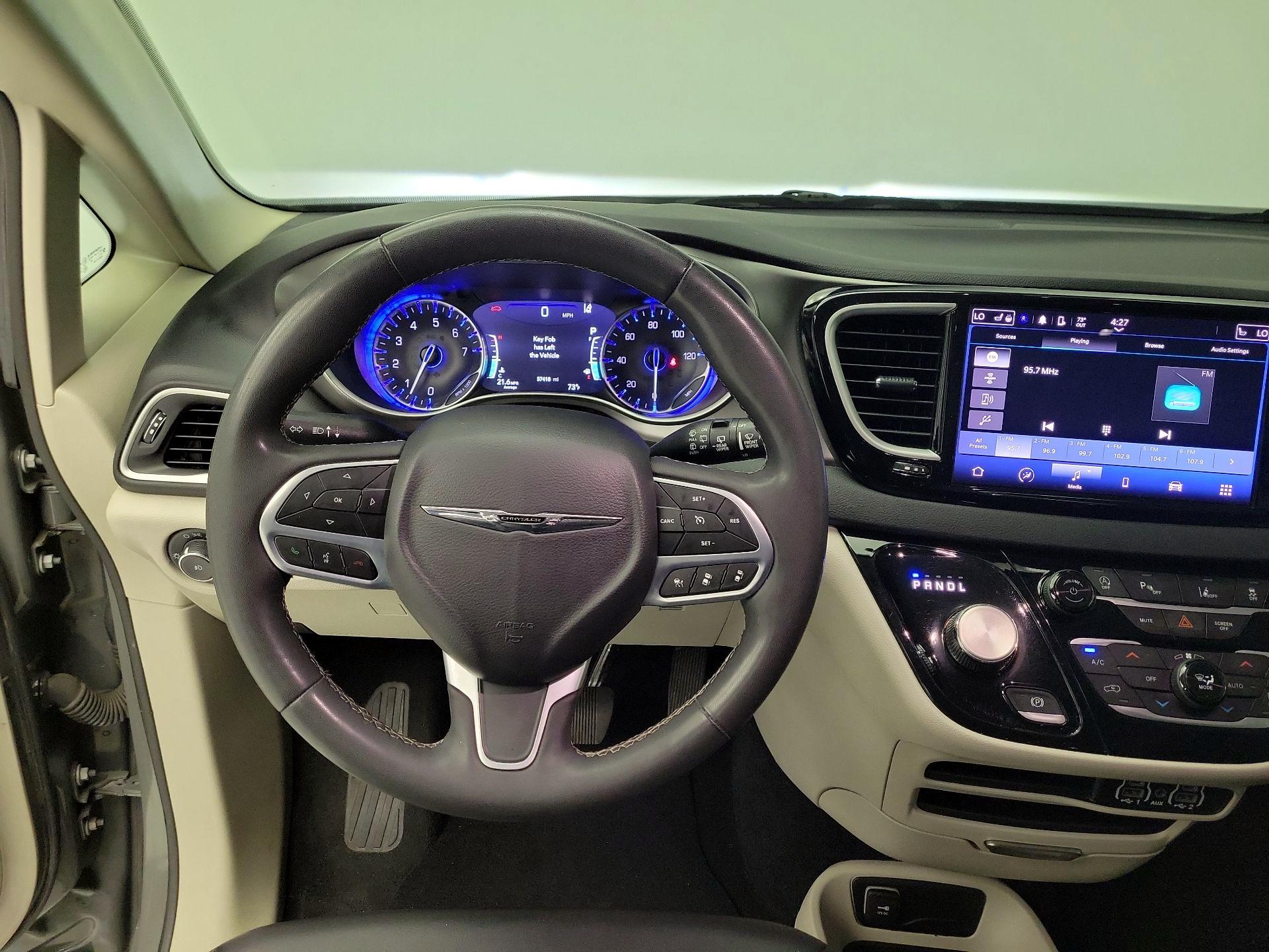 Thumbnail: 2023 Chrysler Pacifica - 10