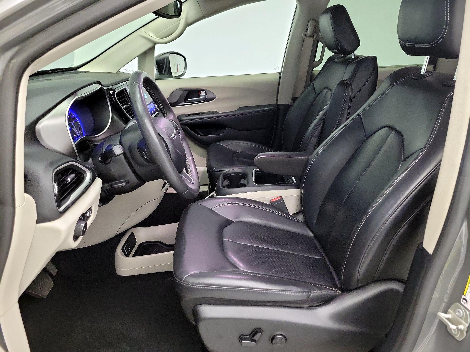 Thumbnail: 2023 Chrysler Pacifica - 11