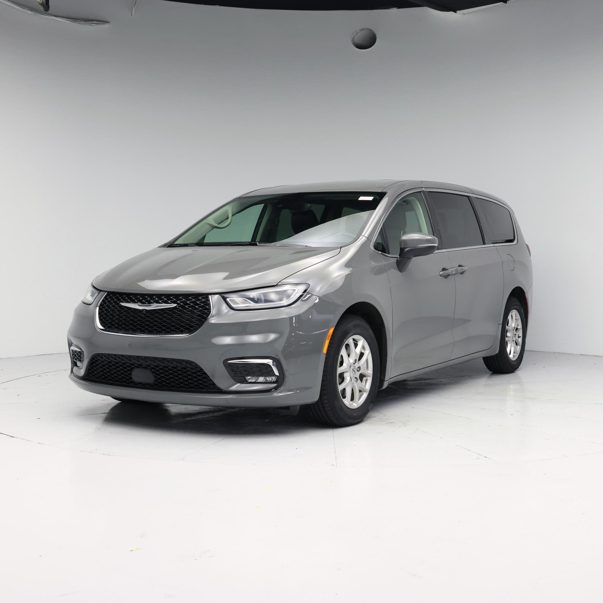 Thumbnail: 2023 Chrysler Pacifica - 4