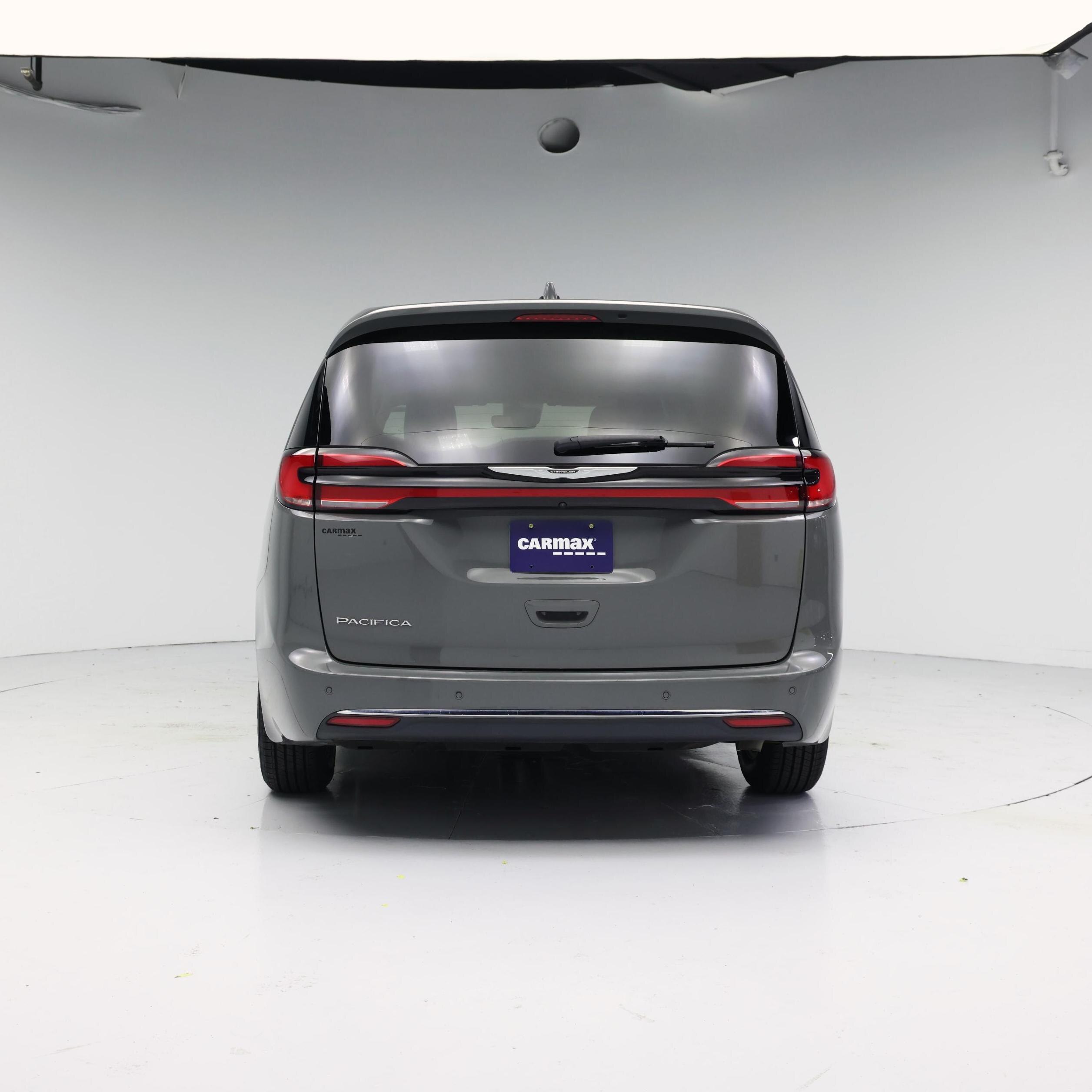 Thumbnail: 2023 Chrysler Pacifica - 6
