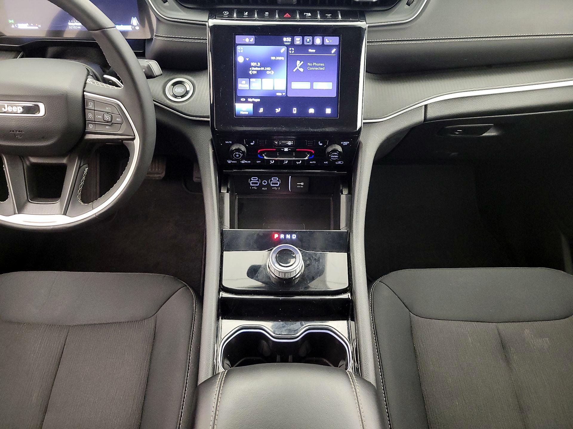 Thumbnail: 2023 Jeep Grand Cherokee - 17