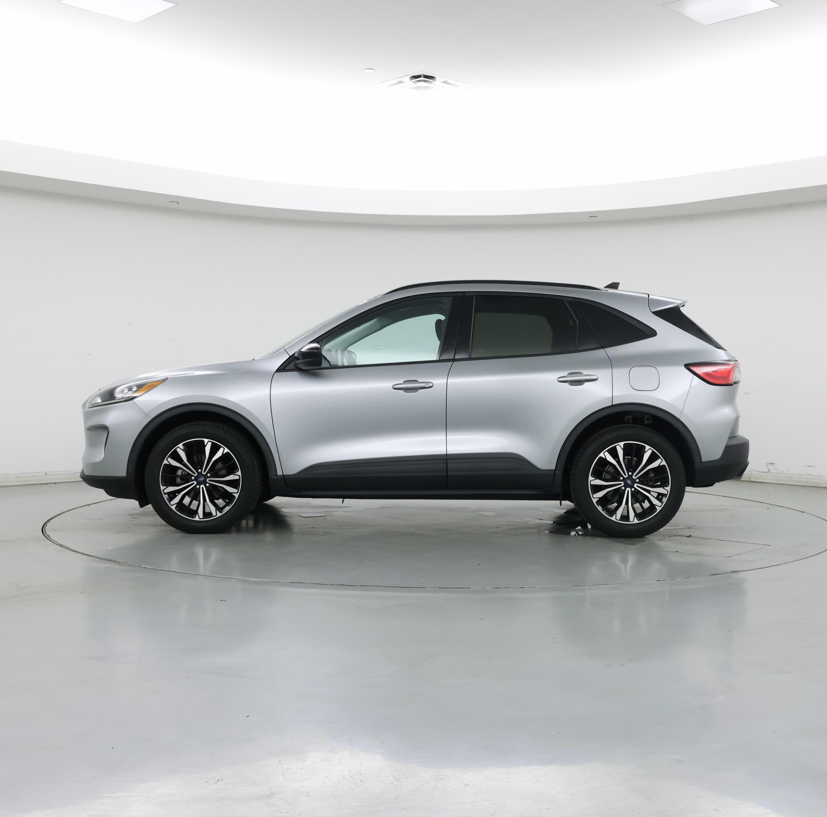 Thumbnail: 2021 Ford Escape - 3