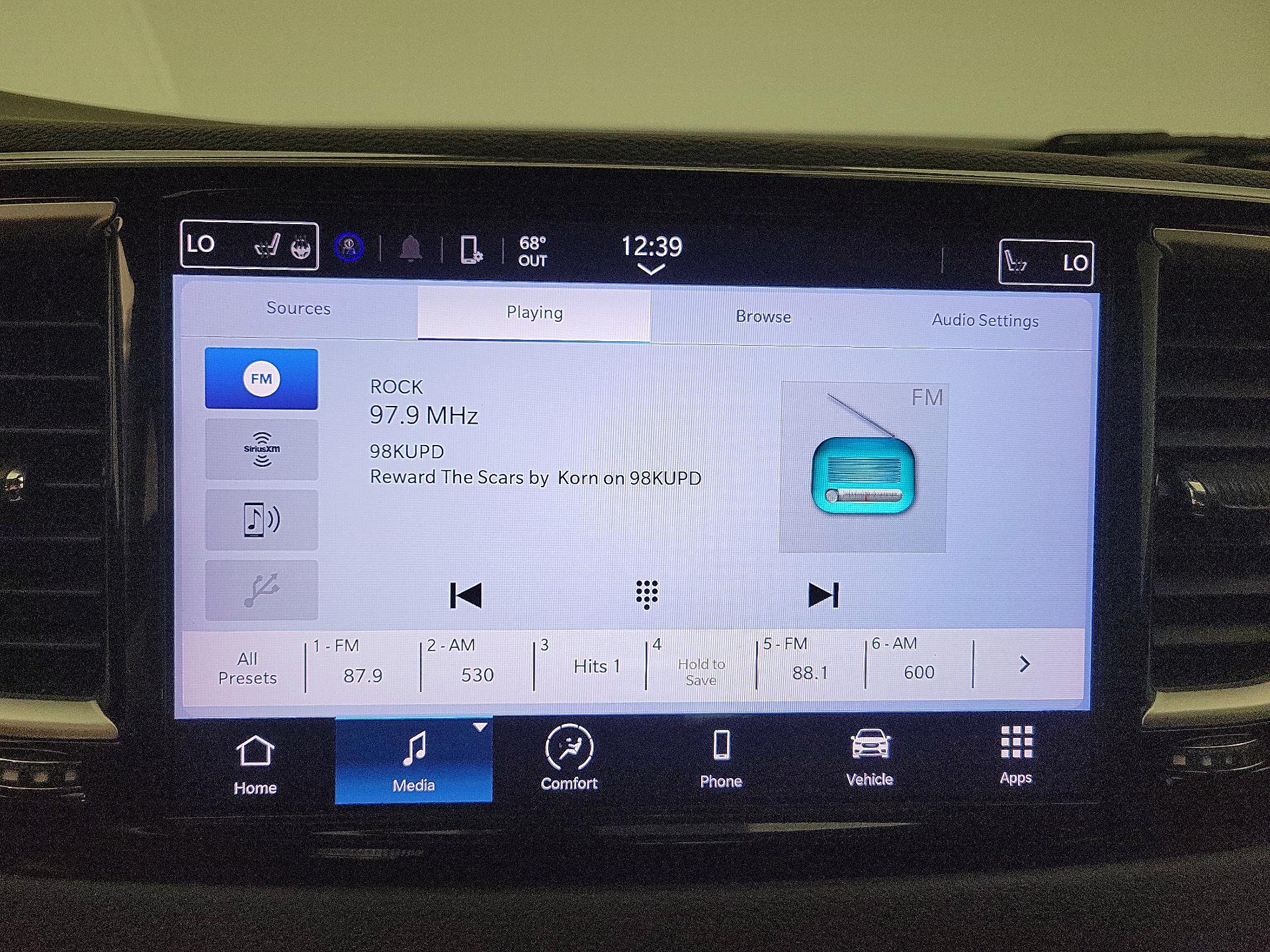 Thumbnail: 2023 Chrysler Pacifica - 15