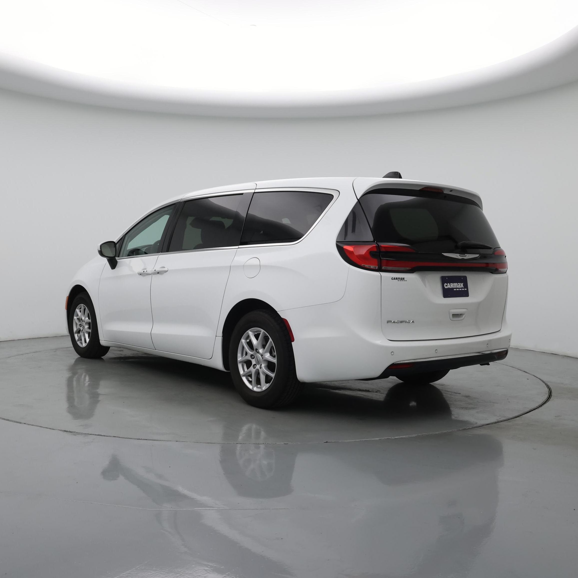 Thumbnail: 2023 Chrysler Pacifica - 2