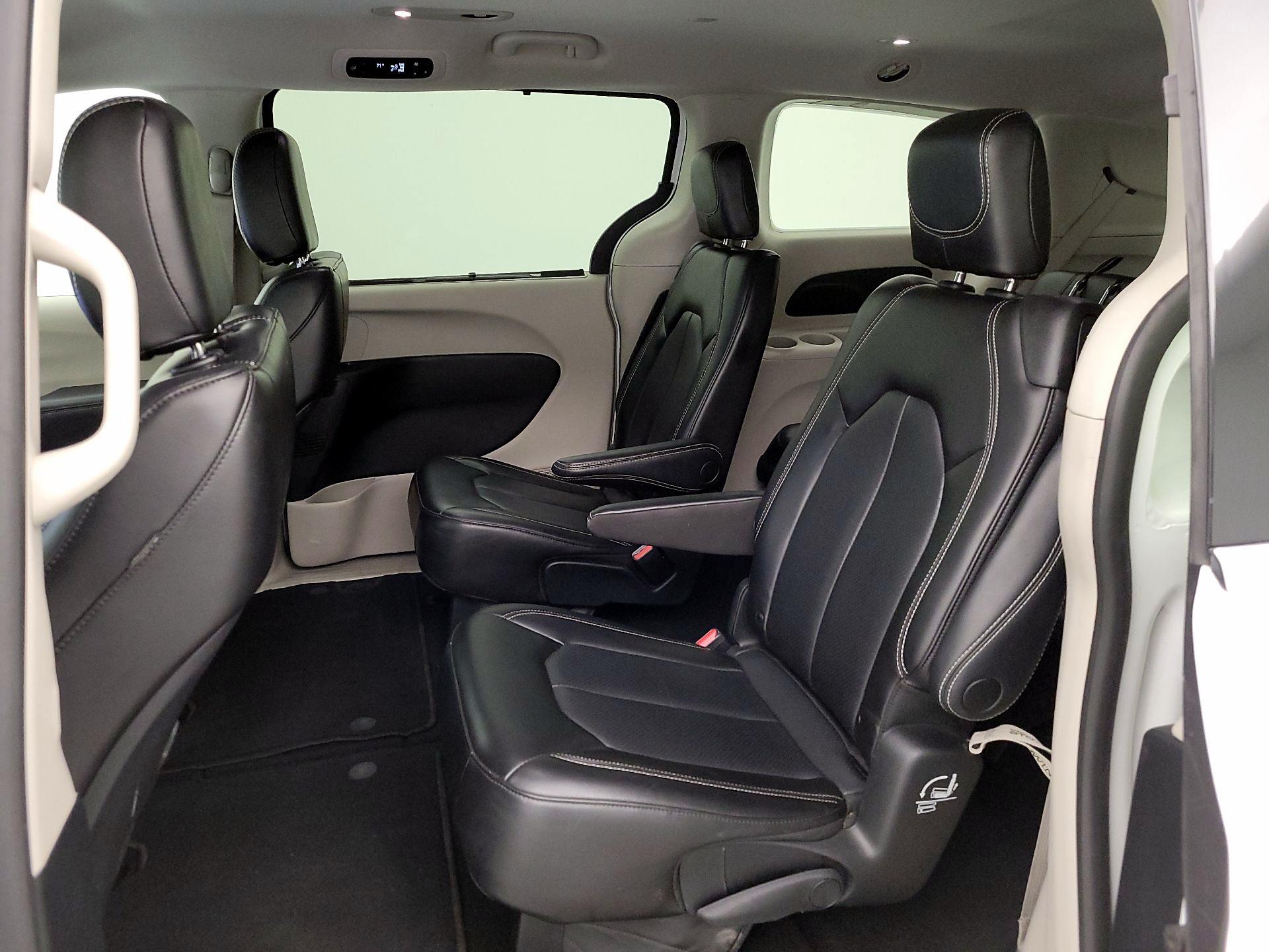 Thumbnail: 2023 Chrysler Pacifica - 19