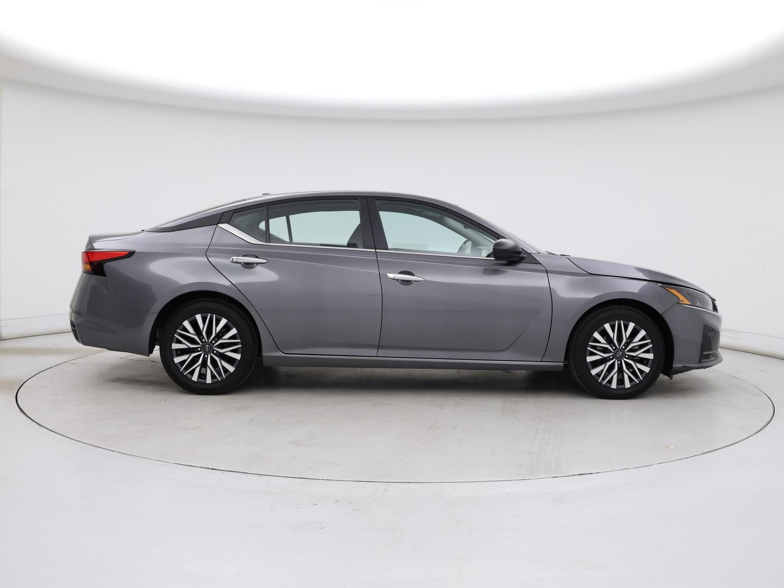 2025 Nissan Altima SV - Photo 8