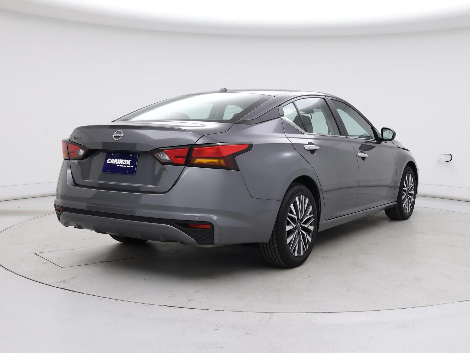 2025 Nissan Altima SV - Photo 9