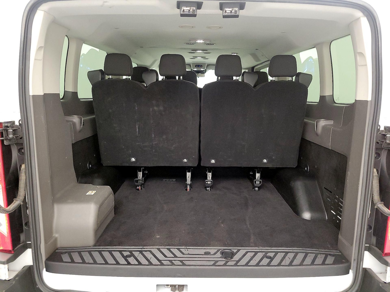 2024 Ford Transit Passenger Van XLT - Photo 23
