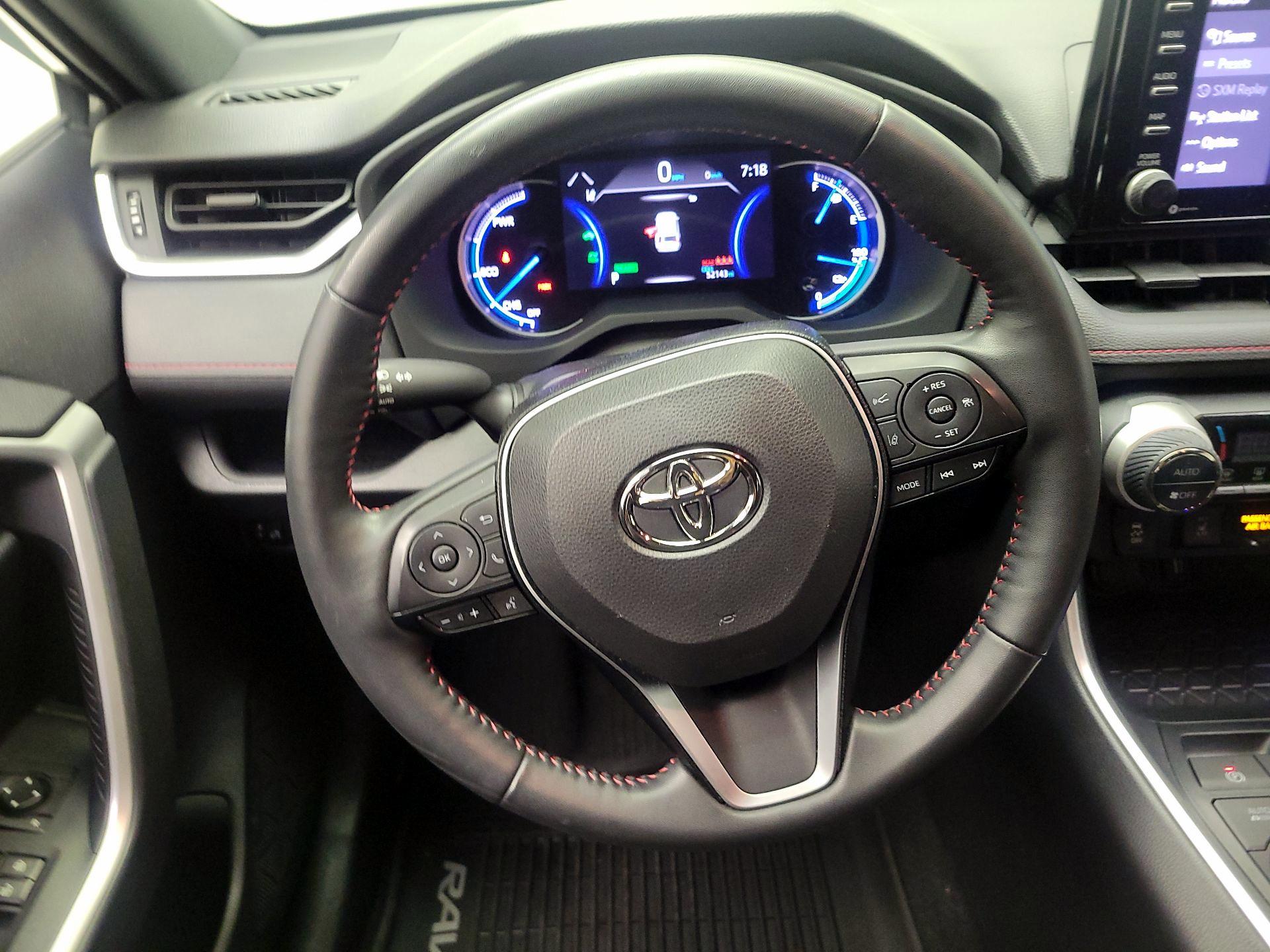 Thumbnail: 2021 Toyota RAV4 - 10