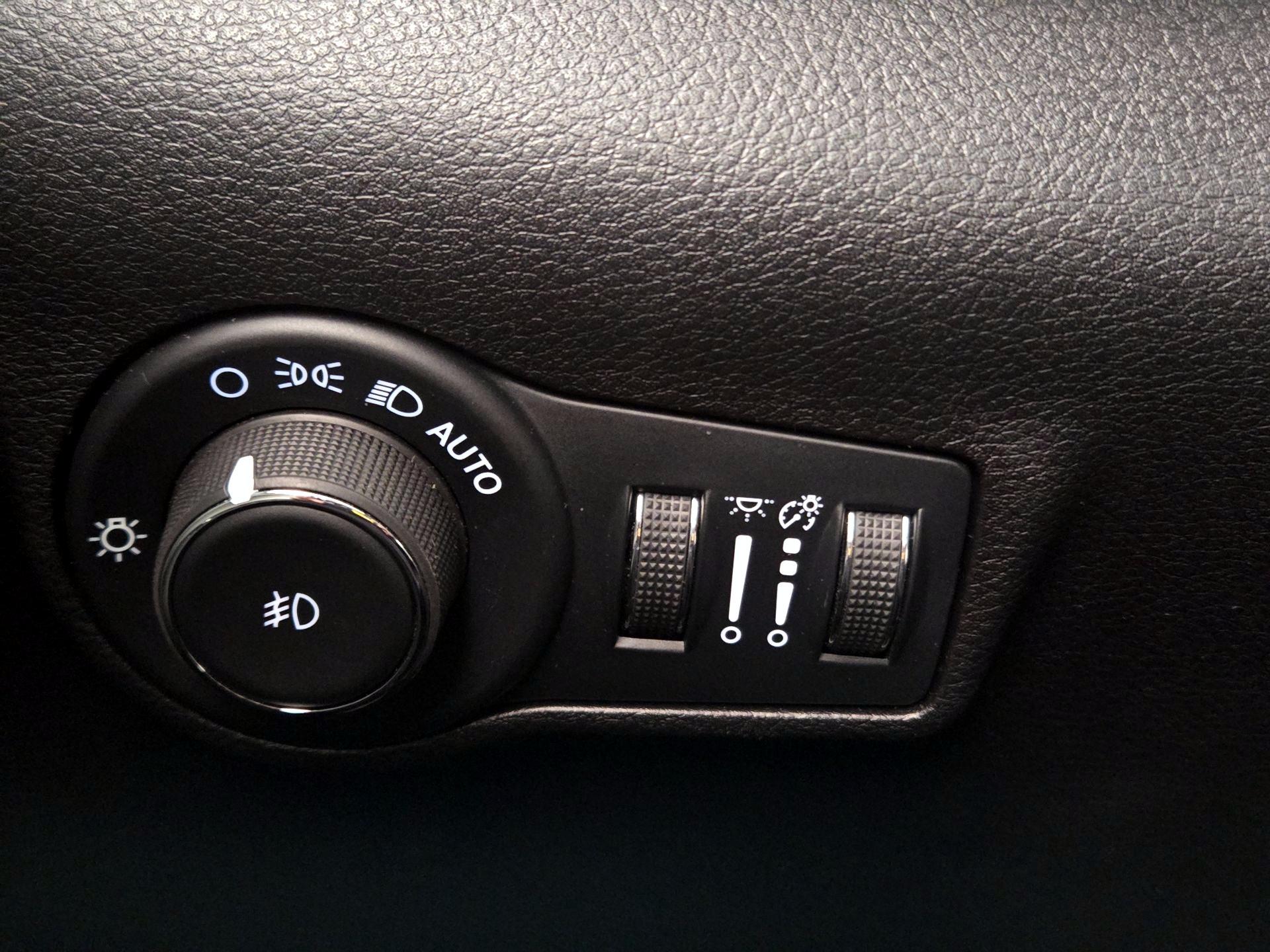 Thumbnail: 2025 Jeep Compass - 13