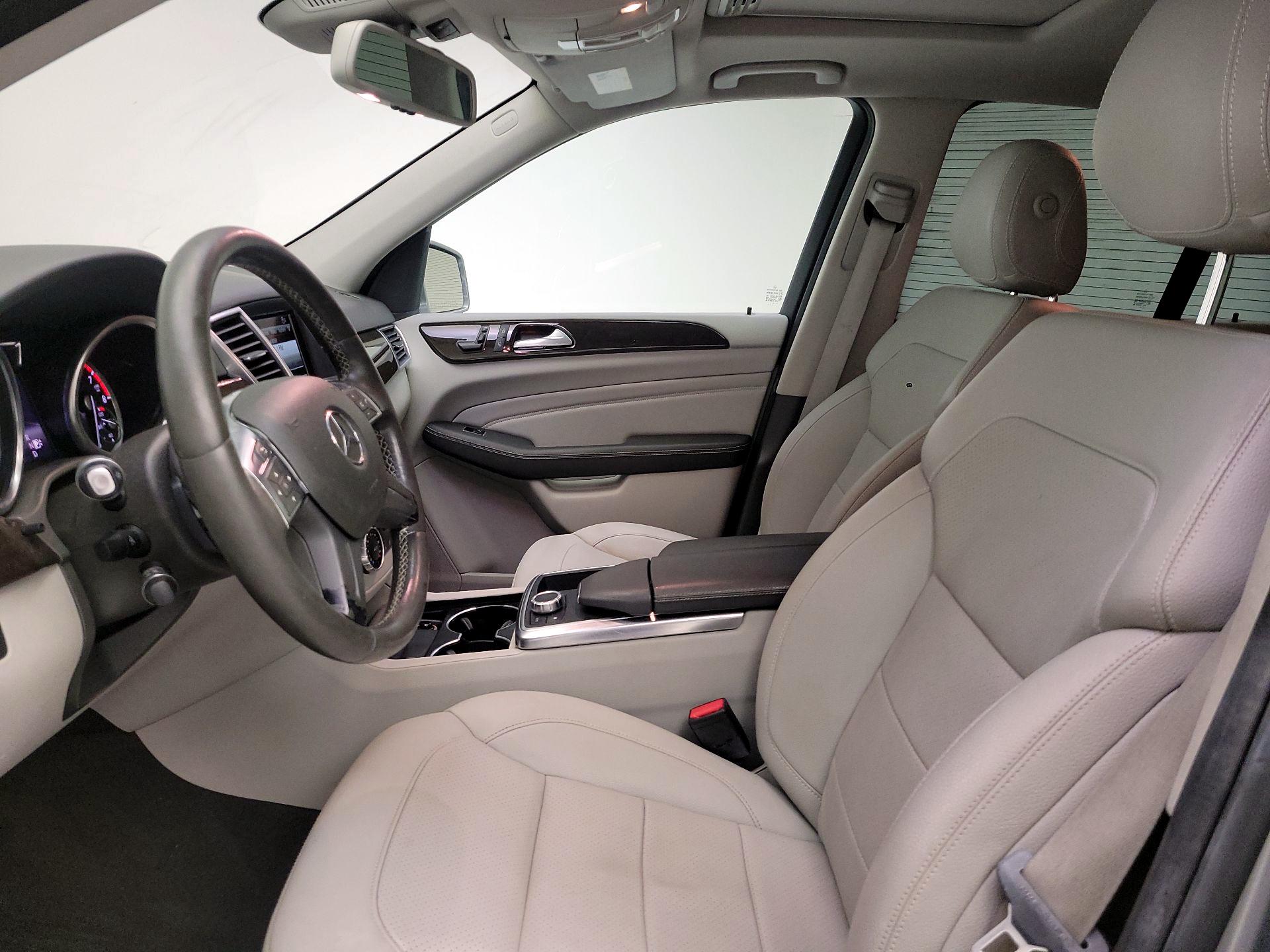 Thumbnail: 2015 Mercedes-Benz M-Class - 11