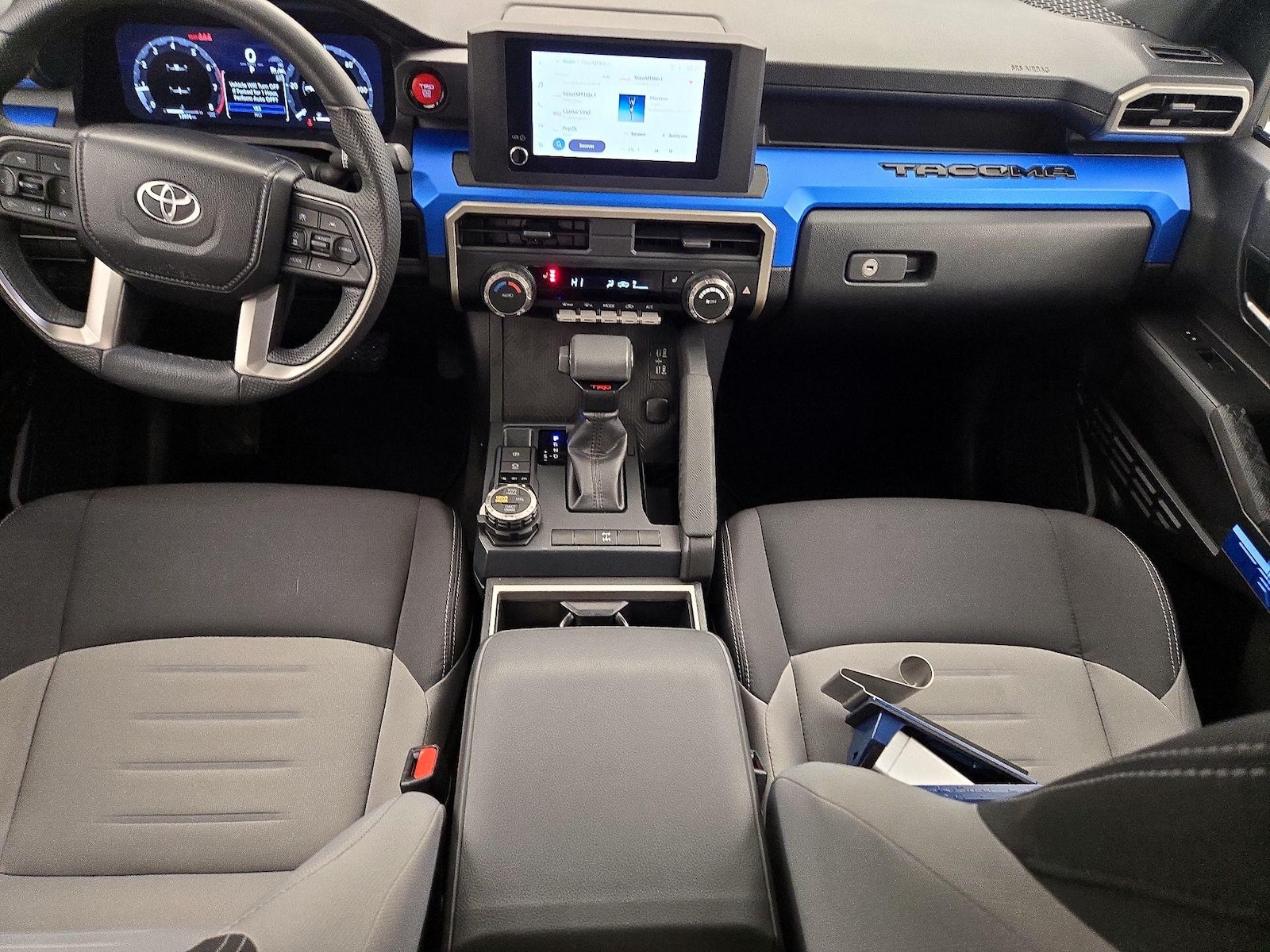 2025 Toyota Tacoma TRD Off Road - Photo 10