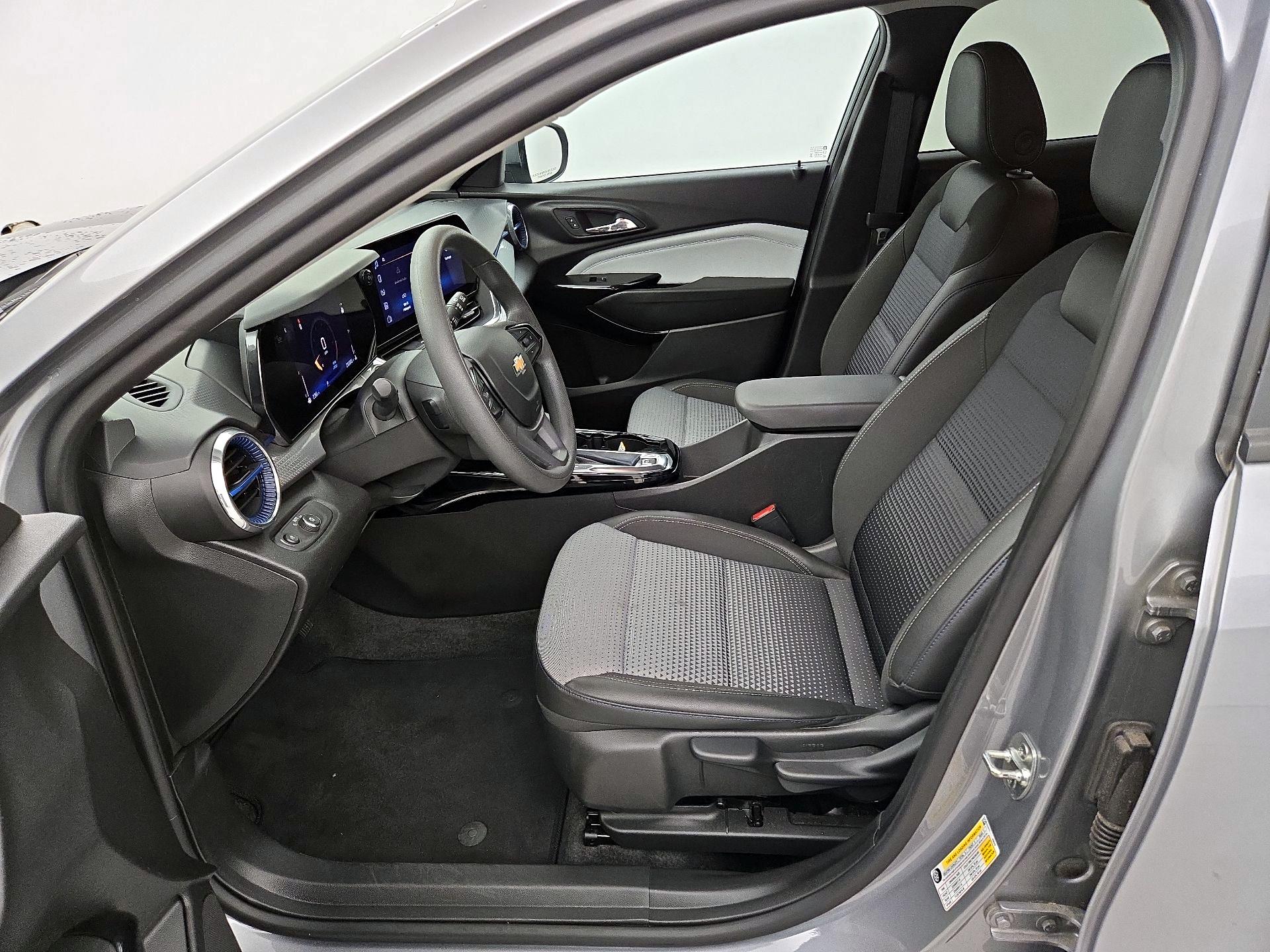 Thumbnail: 2025 Chevrolet Trax - 11