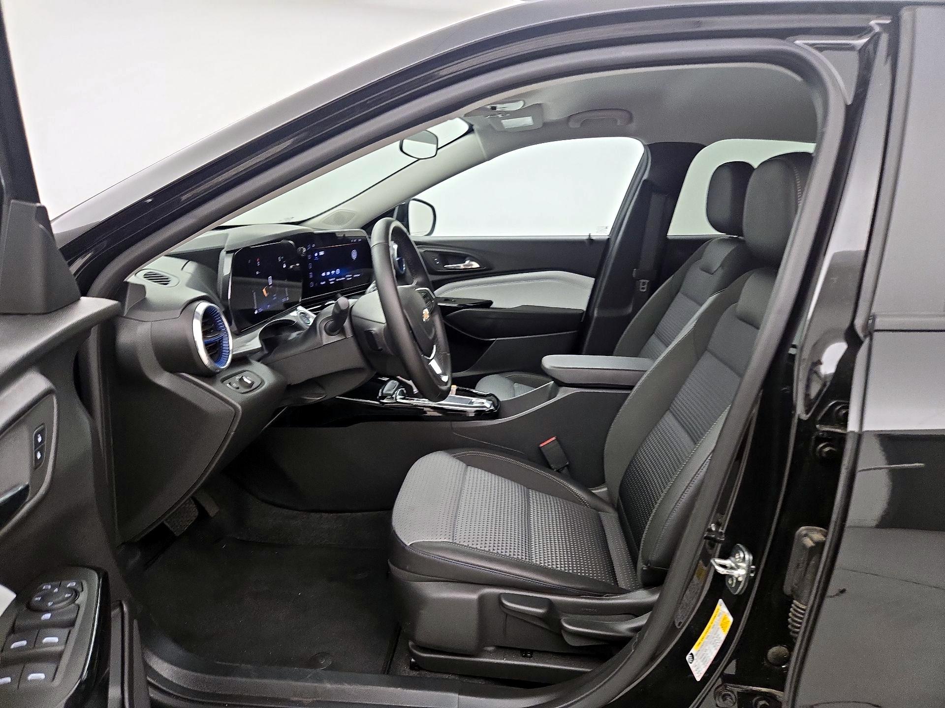 Thumbnail: 2025 Chevrolet Trax - 11