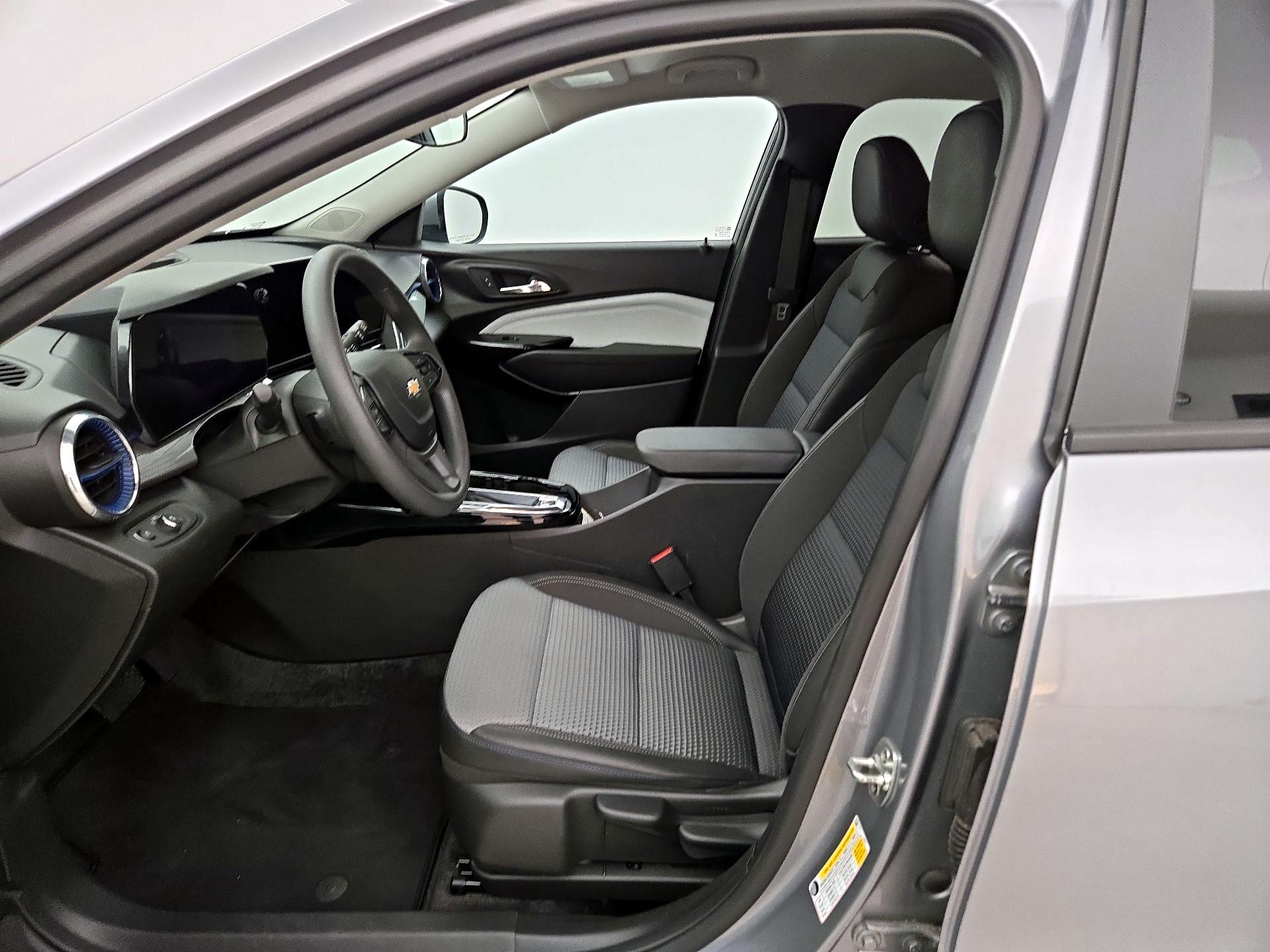 Thumbnail: 2025 Chevrolet Trax - 11