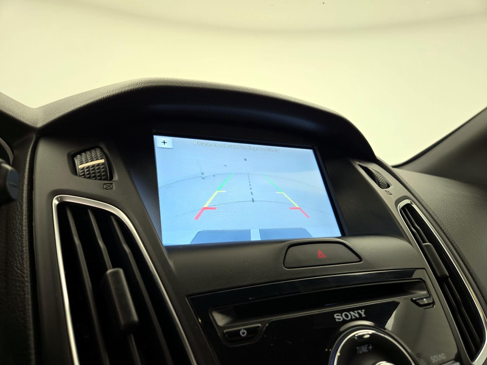 Thumbnail: 2016 Ford Focus - 15
