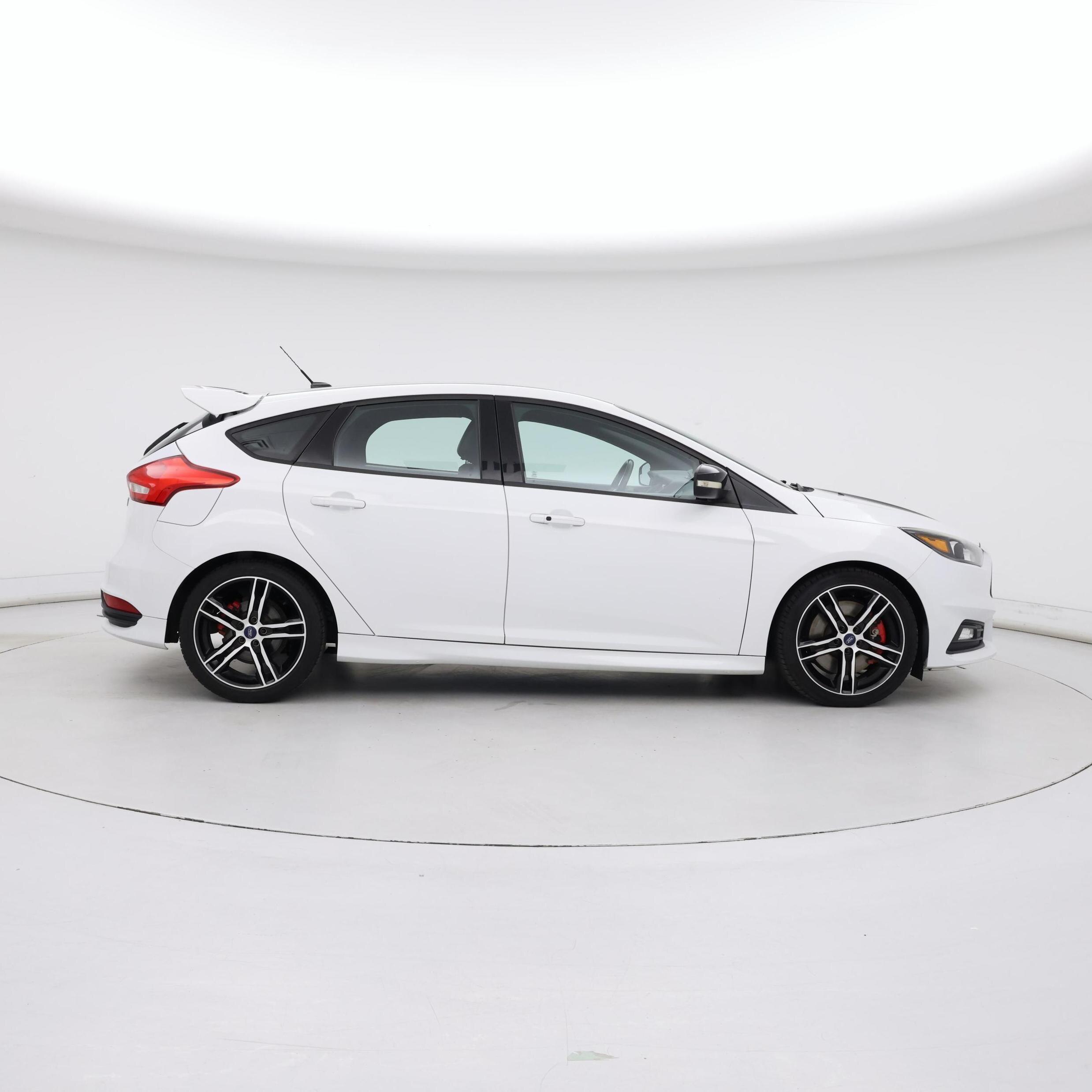 Thumbnail: 2016 Ford Focus - 7