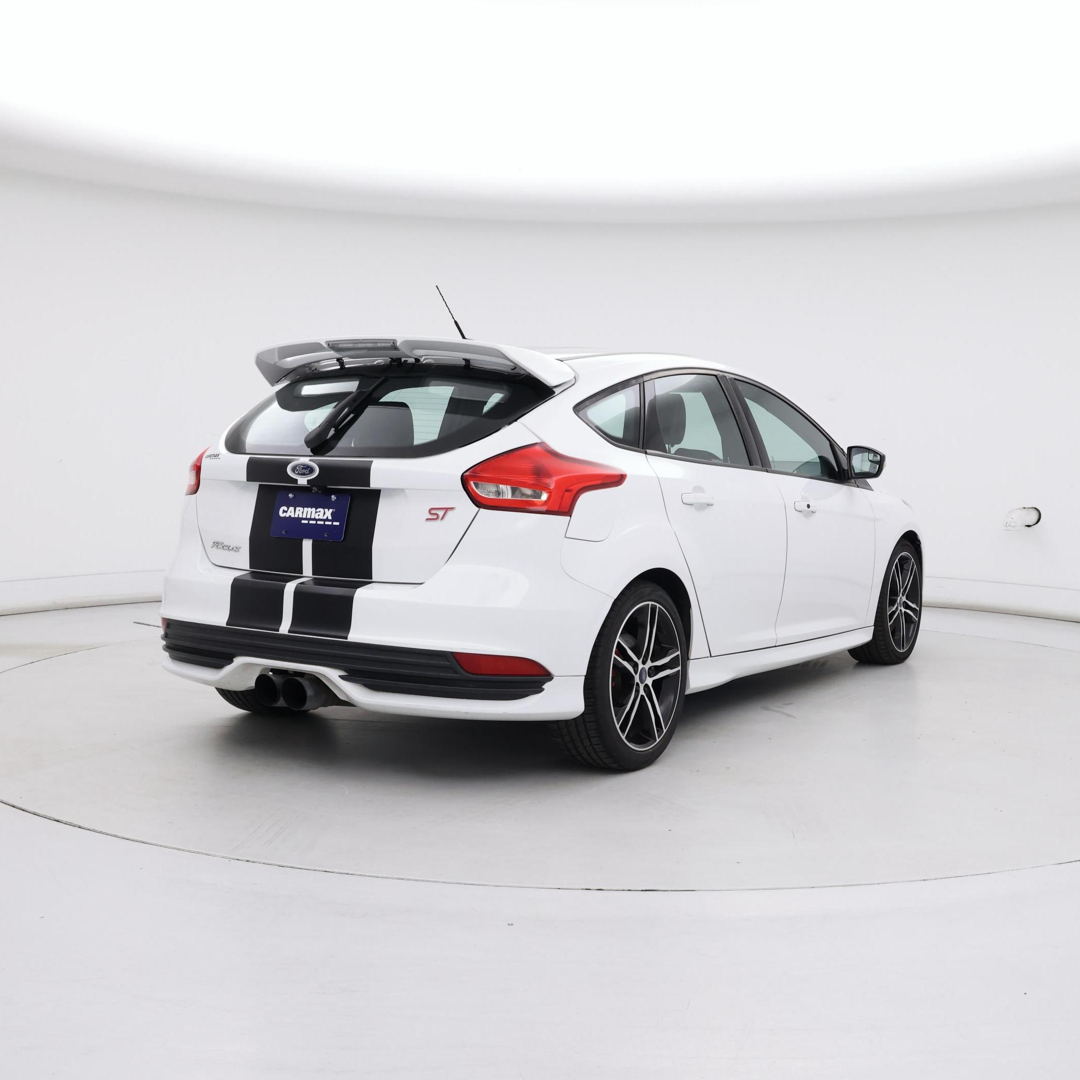 Thumbnail: 2016 Ford Focus - 8