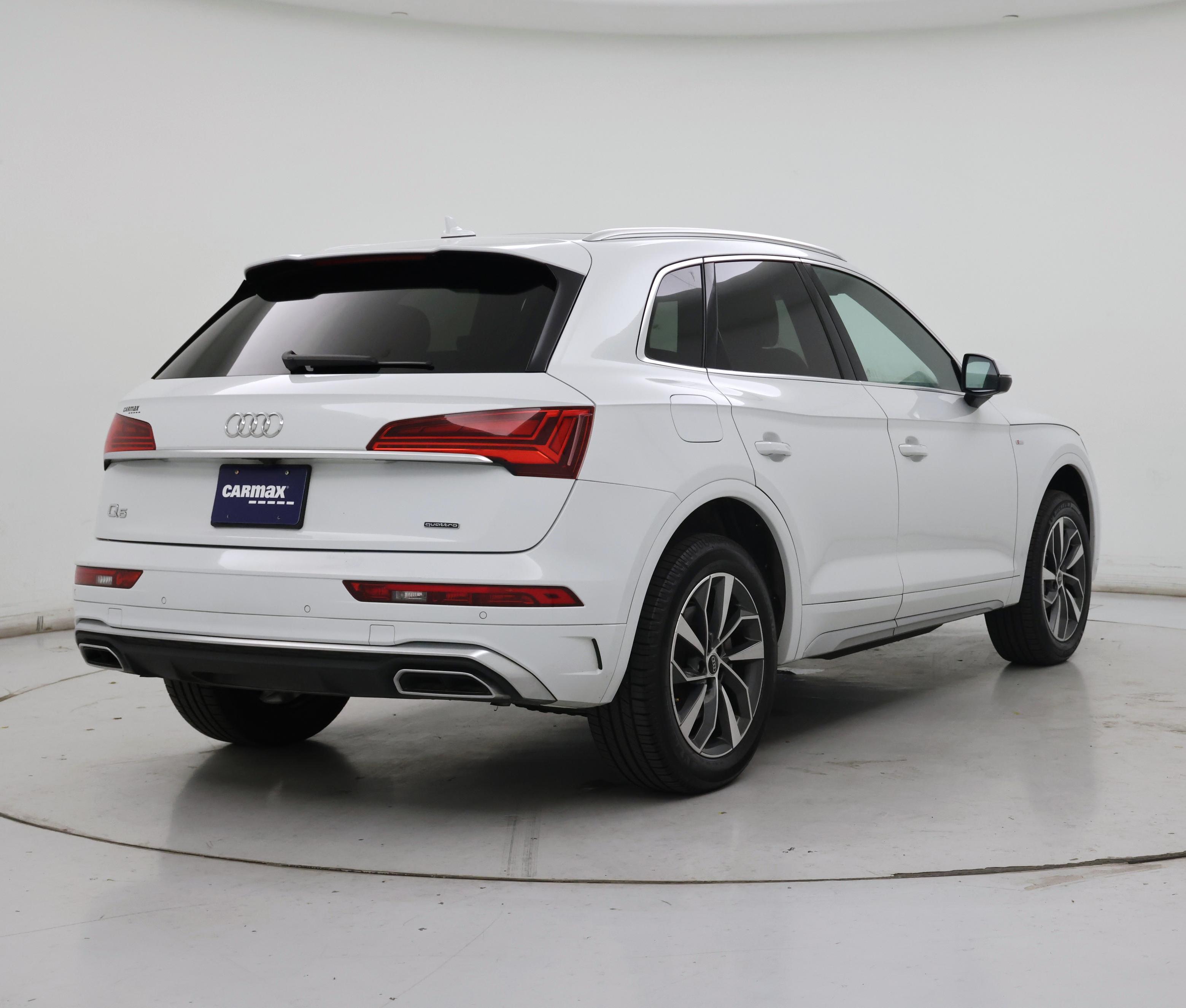 Thumbnail: 2024 Audi Q5 - 8