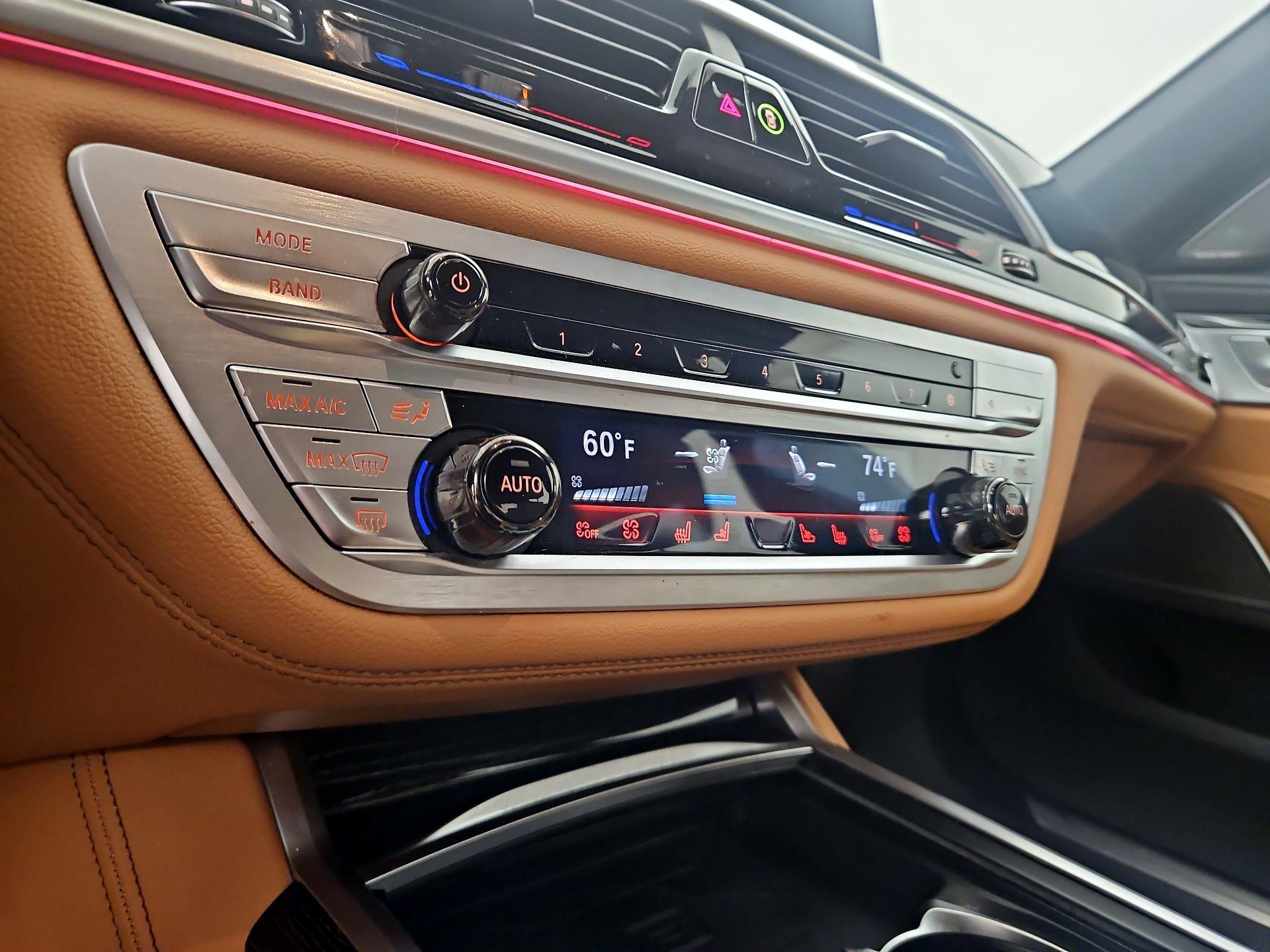Thumbnail: 2022 BMW 7 Series - 16