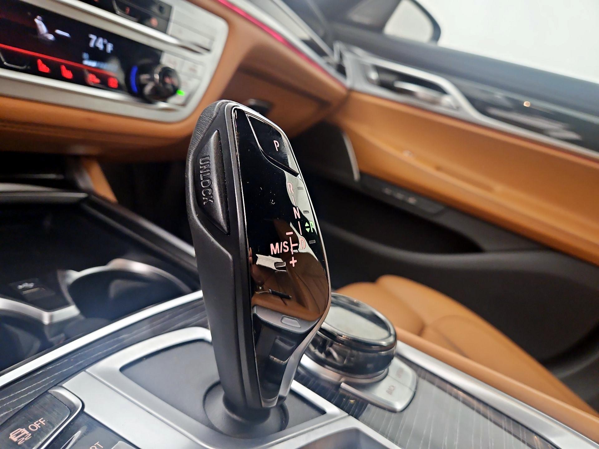 Thumbnail: 2022 BMW 7 Series - 17