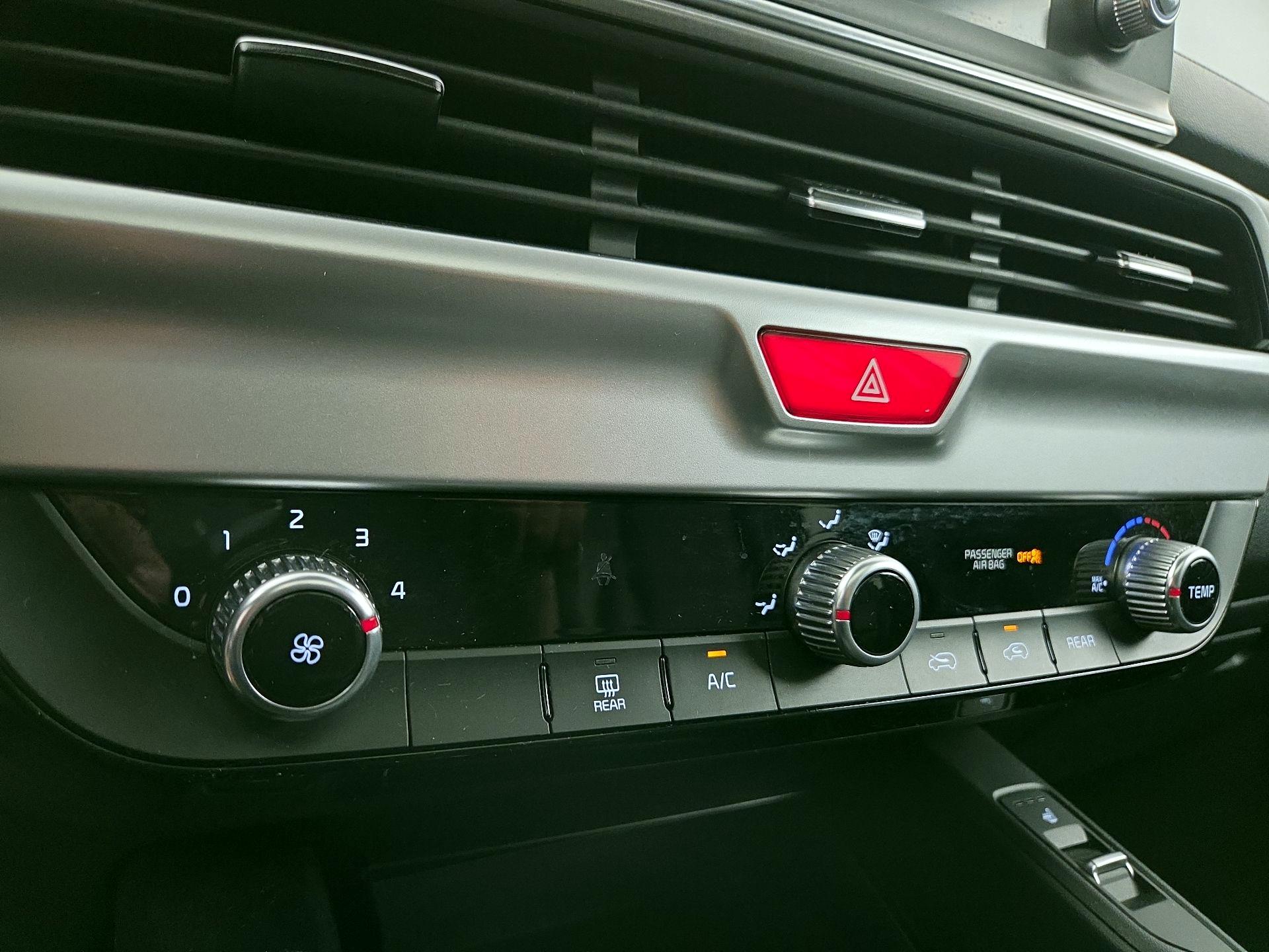 Thumbnail: 2021 Kia Telluride - 16