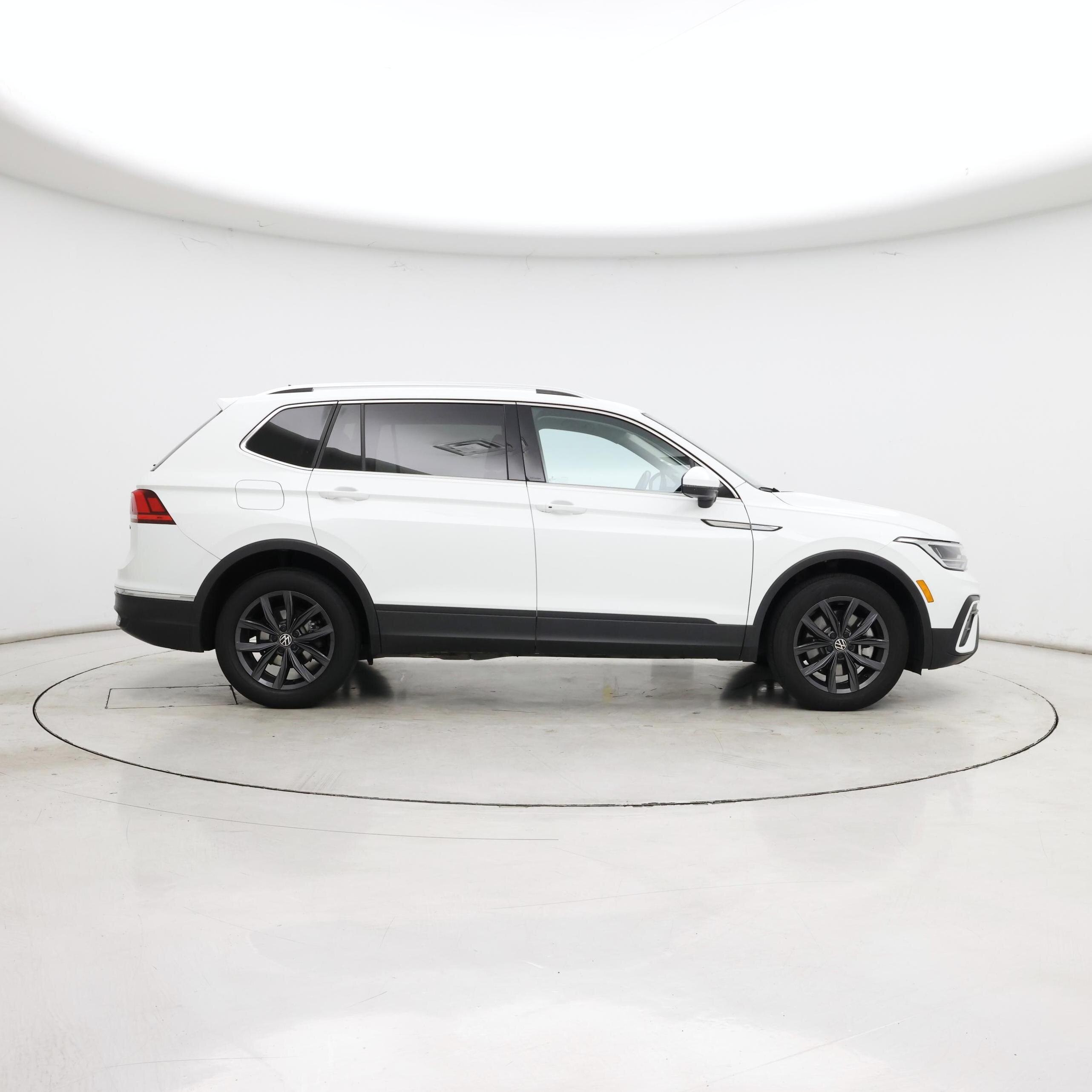 Thumbnail: 2024 Volkswagen Tiguan - 7