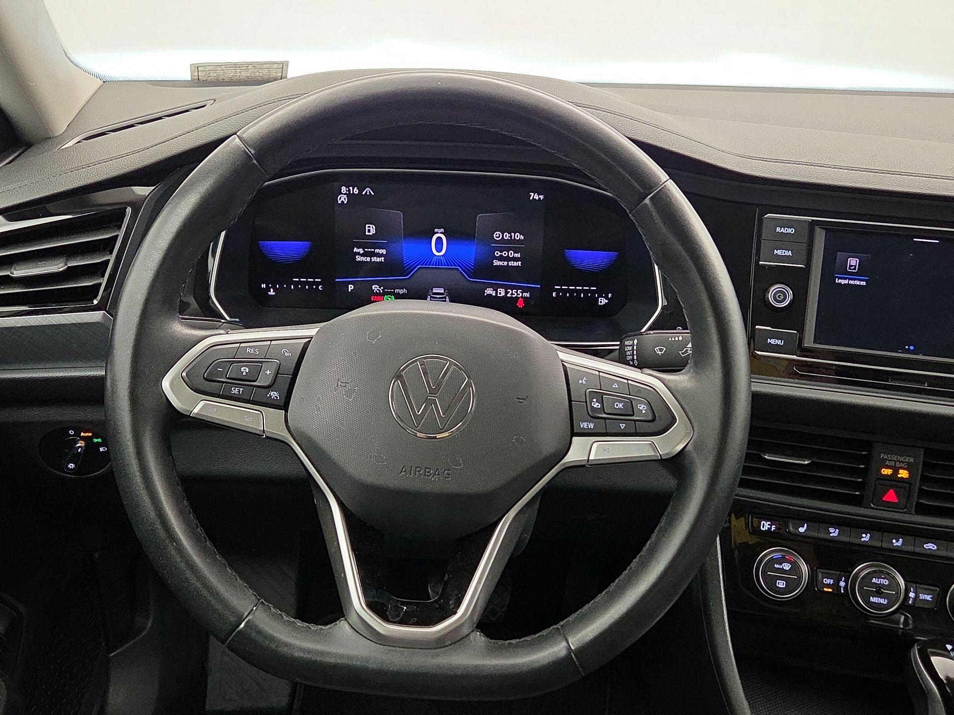 Thumbnail: 2024 Volkswagen Jetta - 10