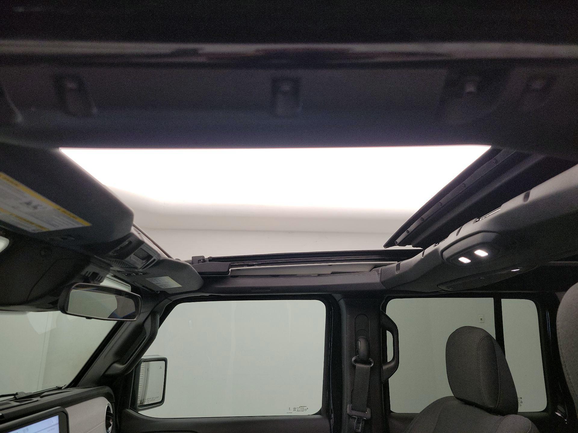 Thumbnail: 2025 Jeep Wrangler - 19