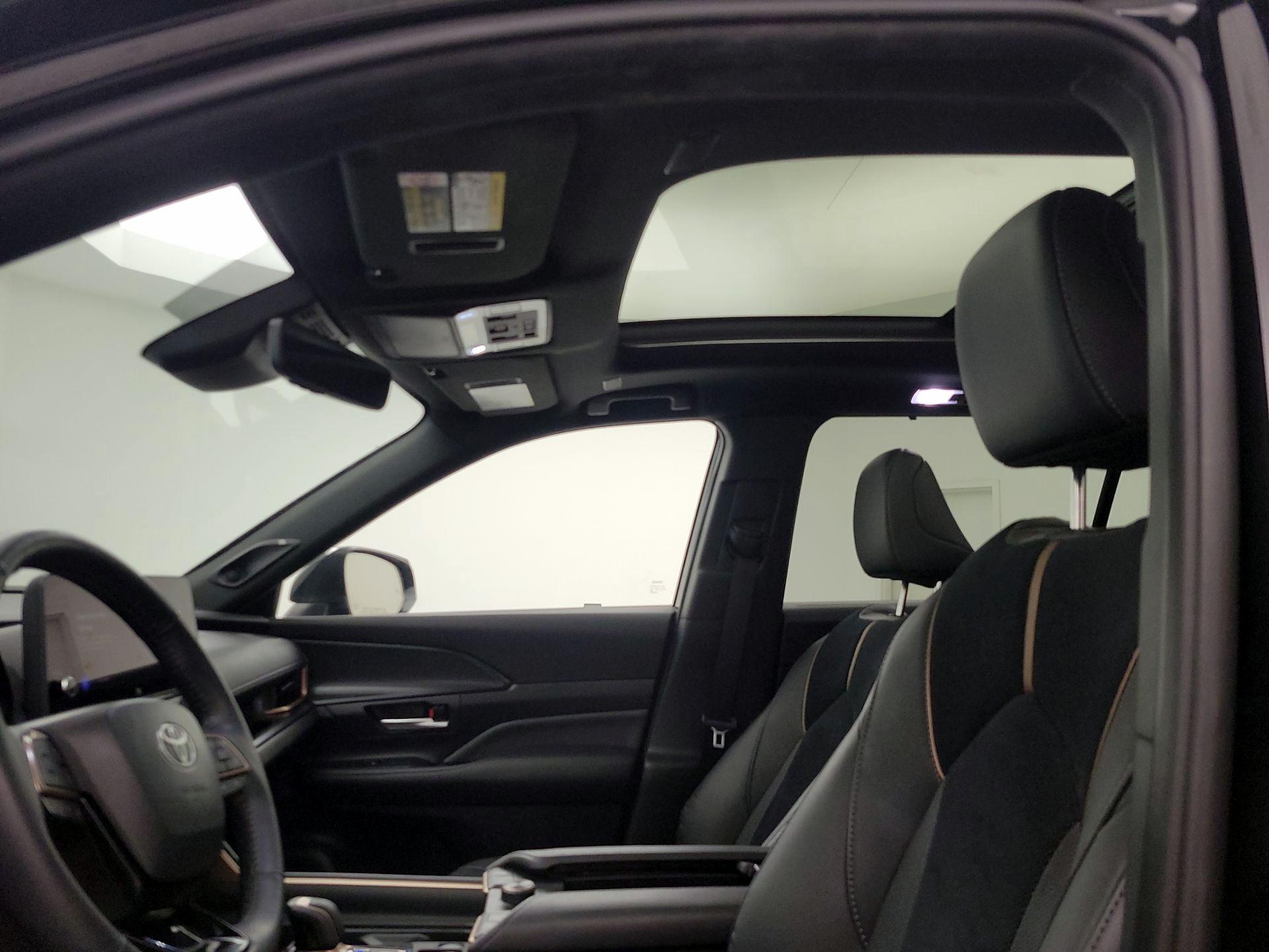 Thumbnail: 2024 Toyota Highlander - 19