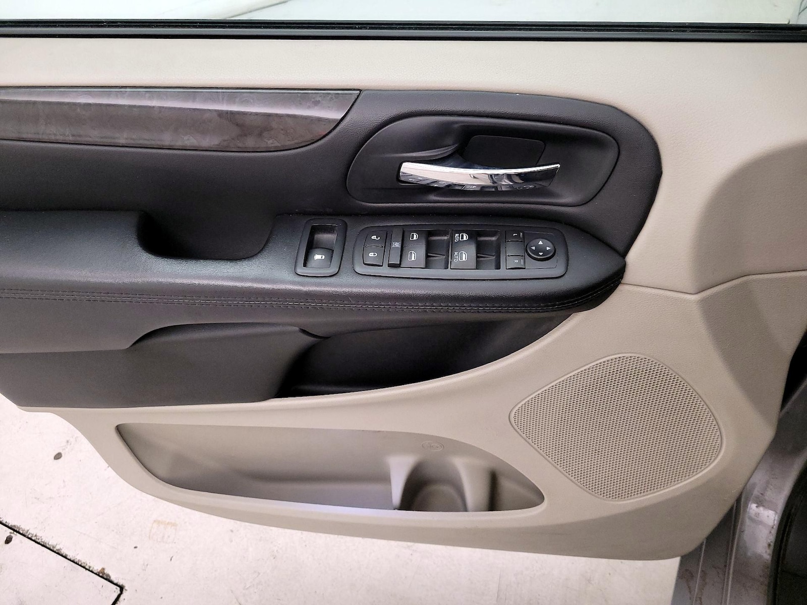 2016 Dodge Grand Caravan SXT - Photo 13