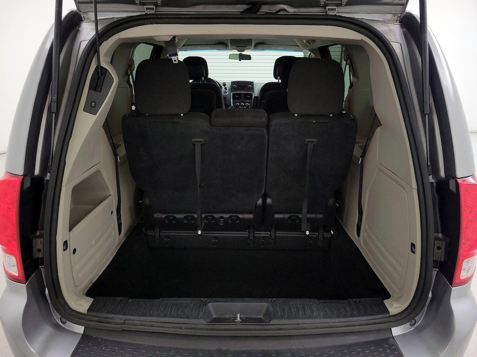 2016 Dodge Grand Caravan SXT - Photo 21