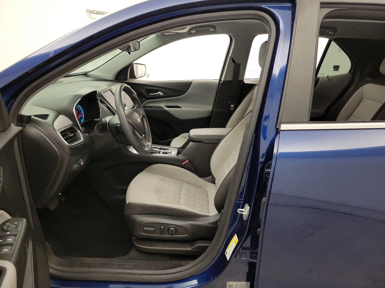 2022 Chevrolet Equinox LT - Photo 12