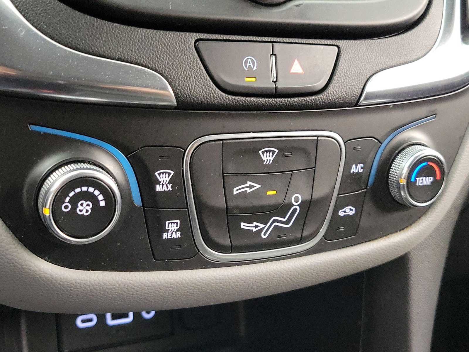 2022 Chevrolet Equinox LT - Photo 17