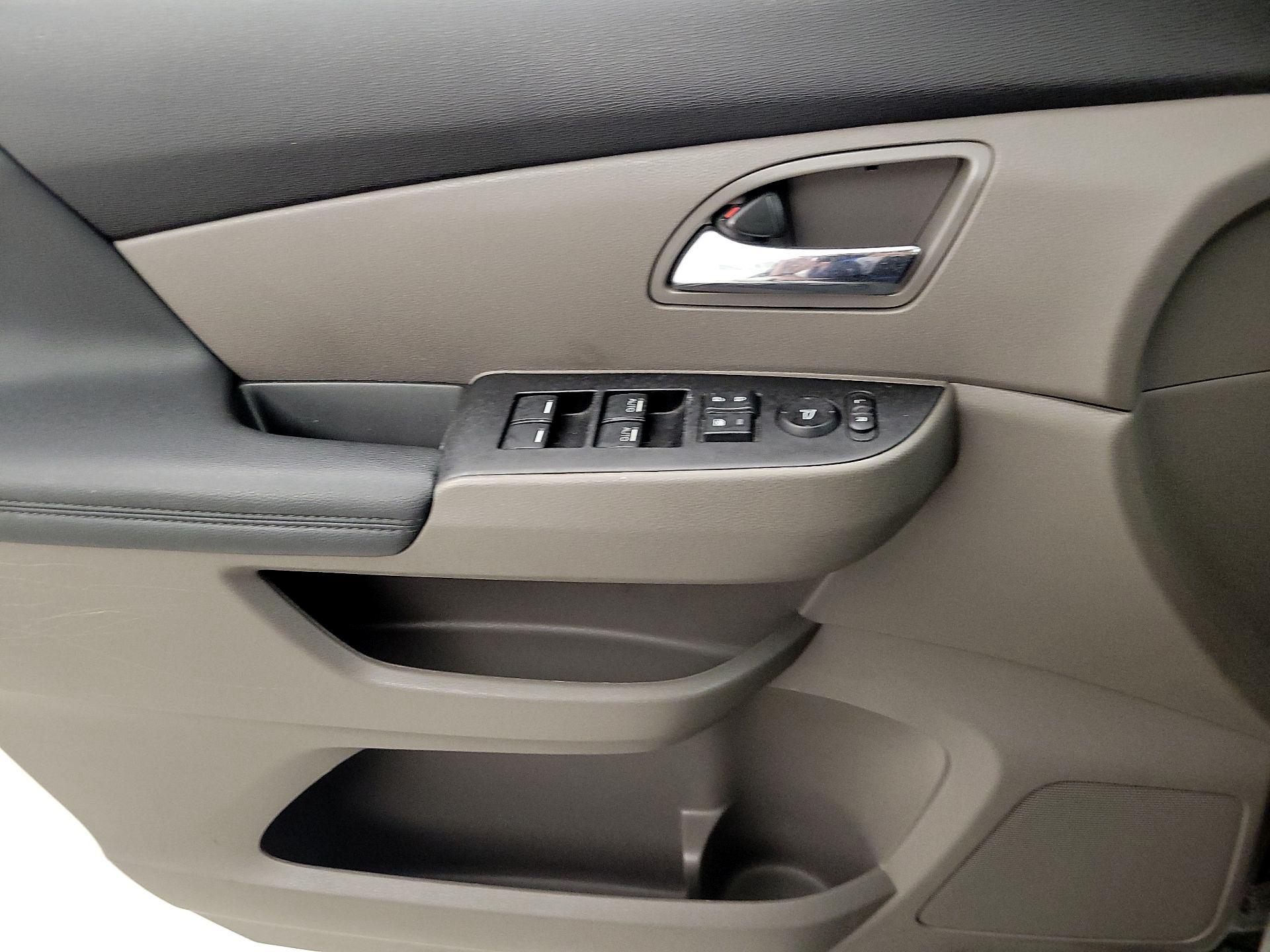 Thumbnail: 2015 Honda Odyssey - 12