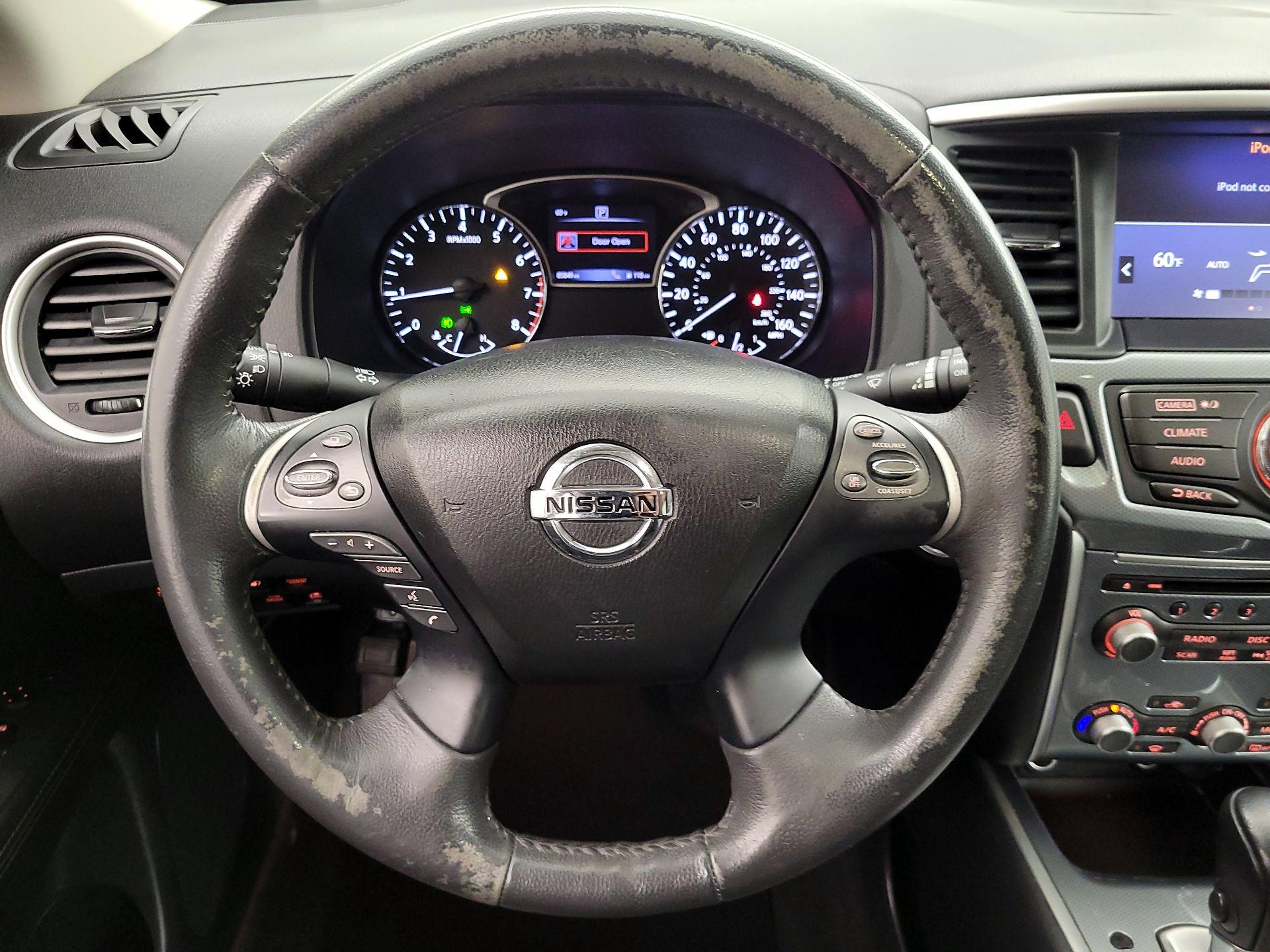 Thumbnail: 2017 Nissan Pathfinder - 10