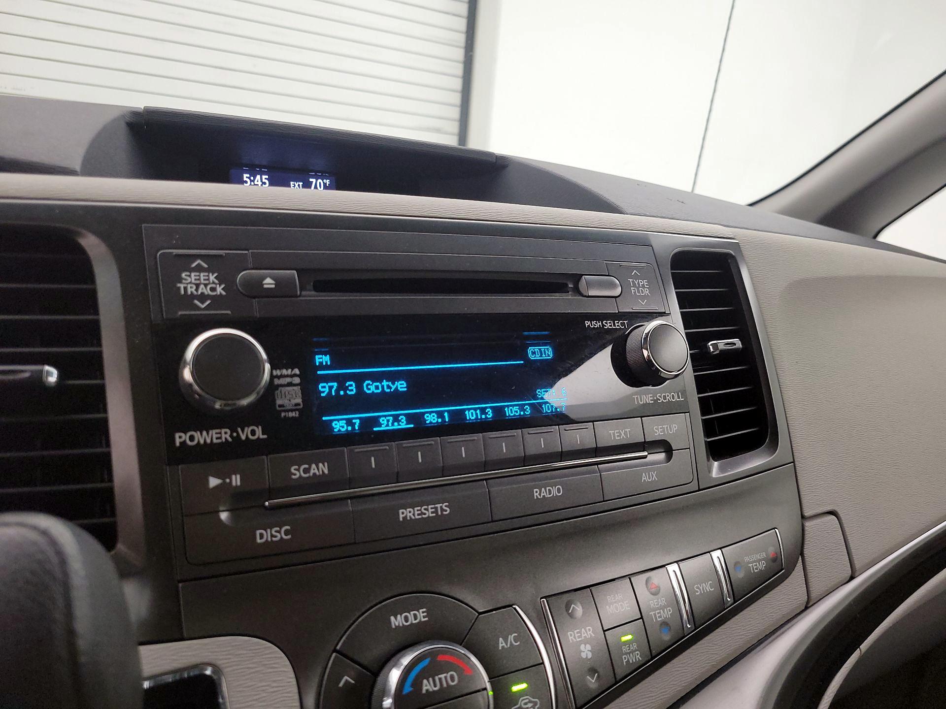 Thumbnail: 2014 Toyota Sienna - 14