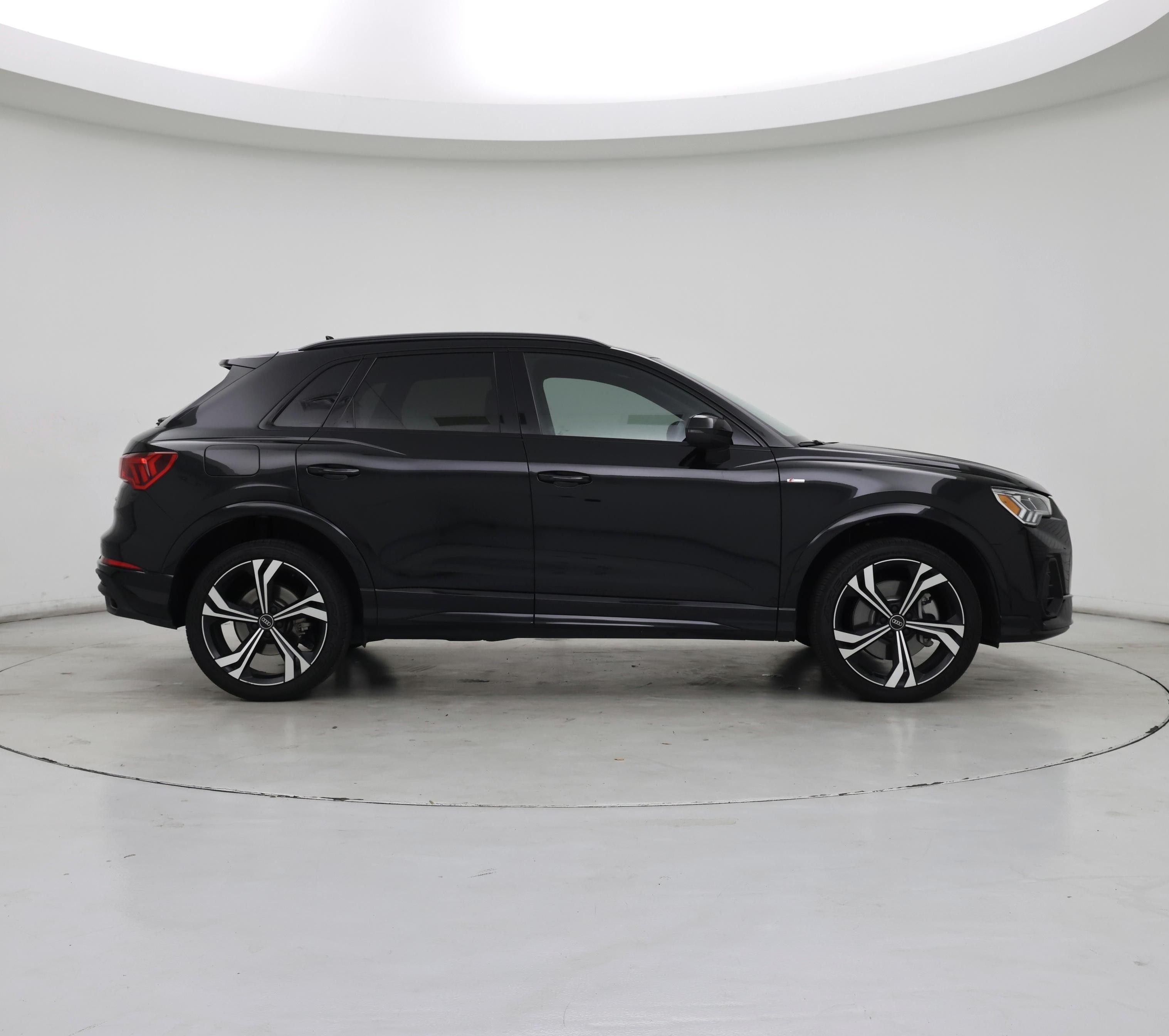 Thumbnail: 2024 Audi Q3 - 7